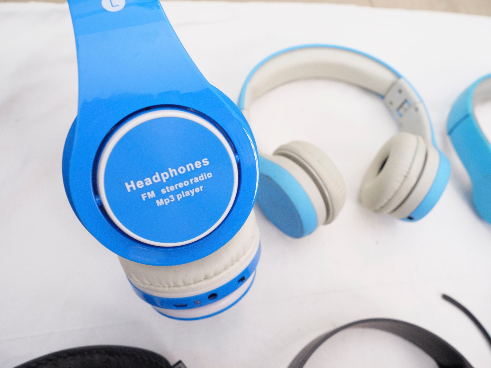 Lot of 6 Mixed Assorted Headphones