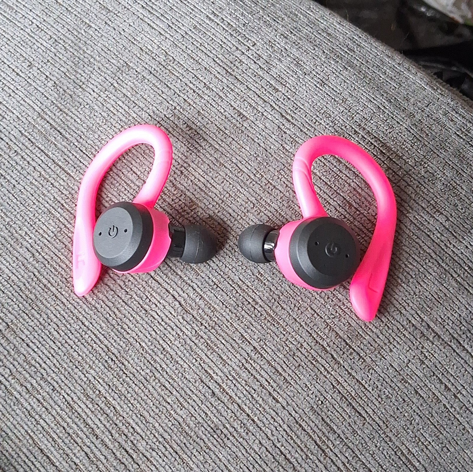 1100 Series Bluetooth True Wireless Ear-Hook In-Ear Earbuds w/ Case Pink/Black