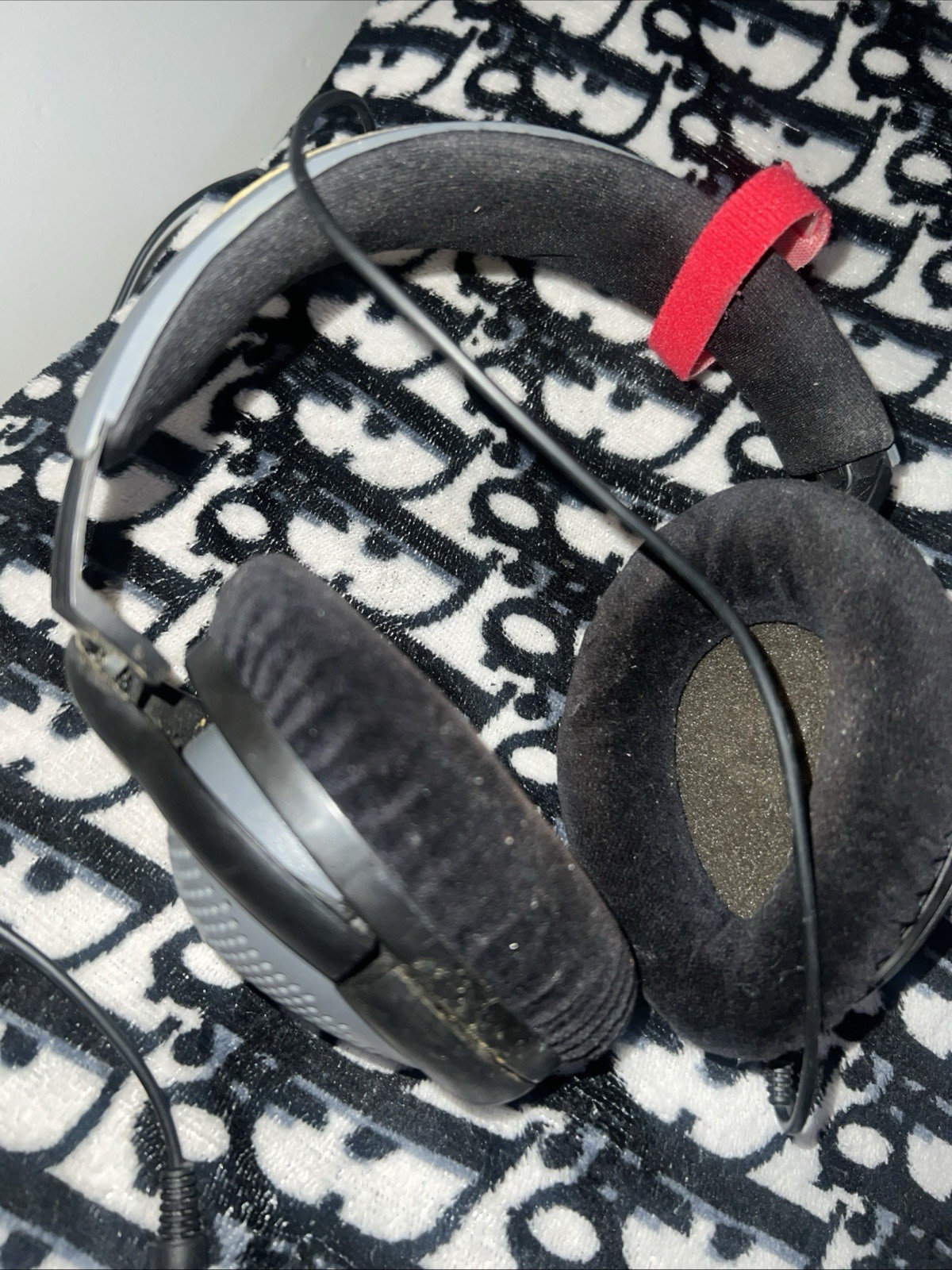 Sennheiser HD 500 a Over Ear Headphones – Gray/Black