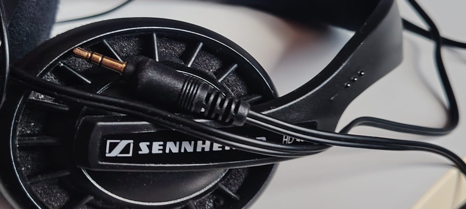 Sennheiser HD 407 Traditional Headphones, Little Used Like New