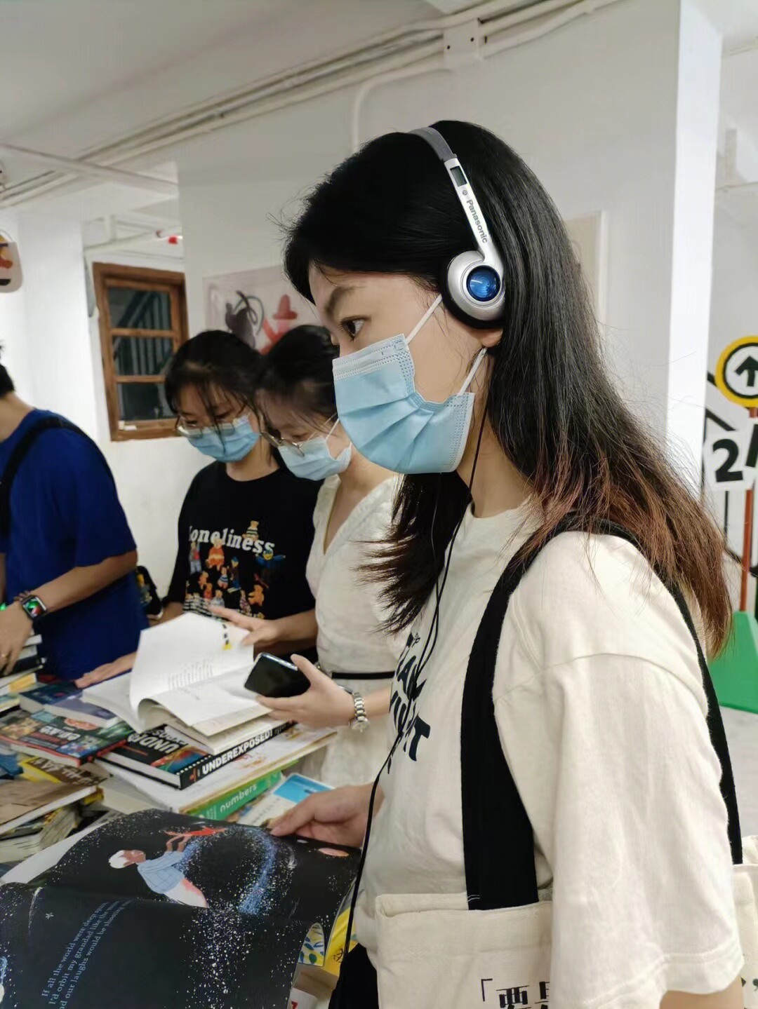 Headphones Japanese MP3 Walkman Mobile Phone Retro Literature and Art Wear