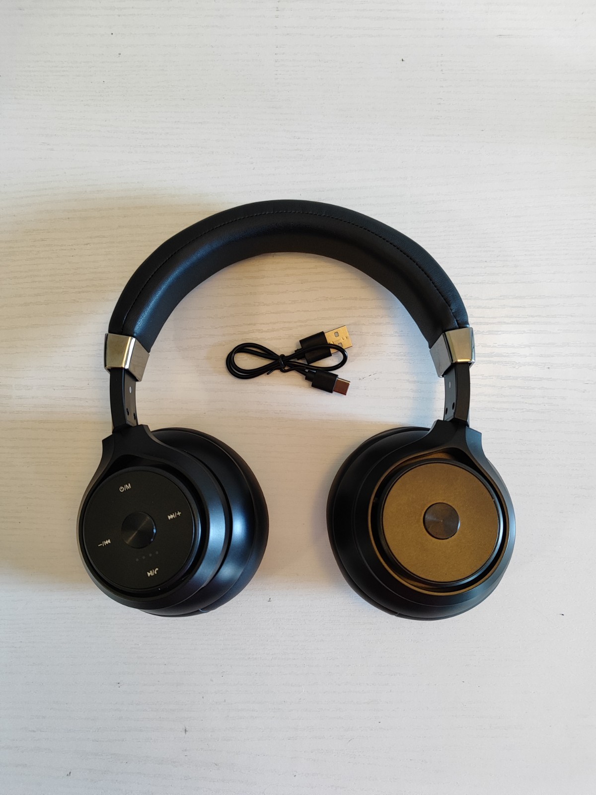 Picun P28X Bluetooth Wireless Headphones In Excellent Condition