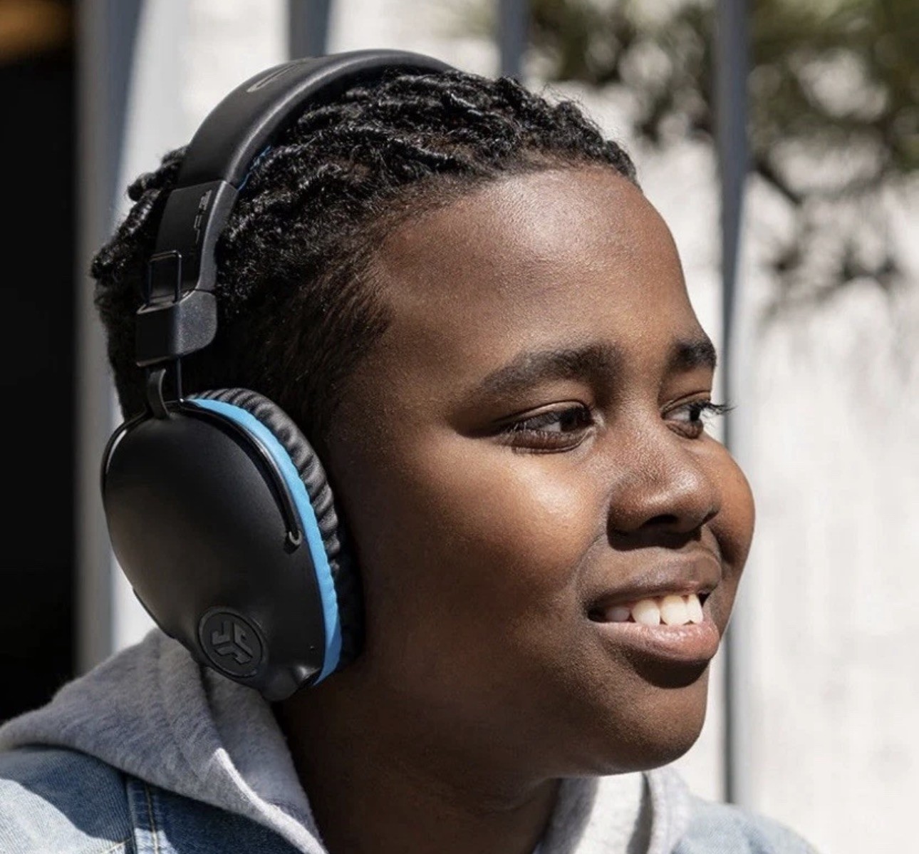New JLab JBuddies Pro Over-Ear Bluetooth Wireless Kids’ Headphones HBJPRORBLU4