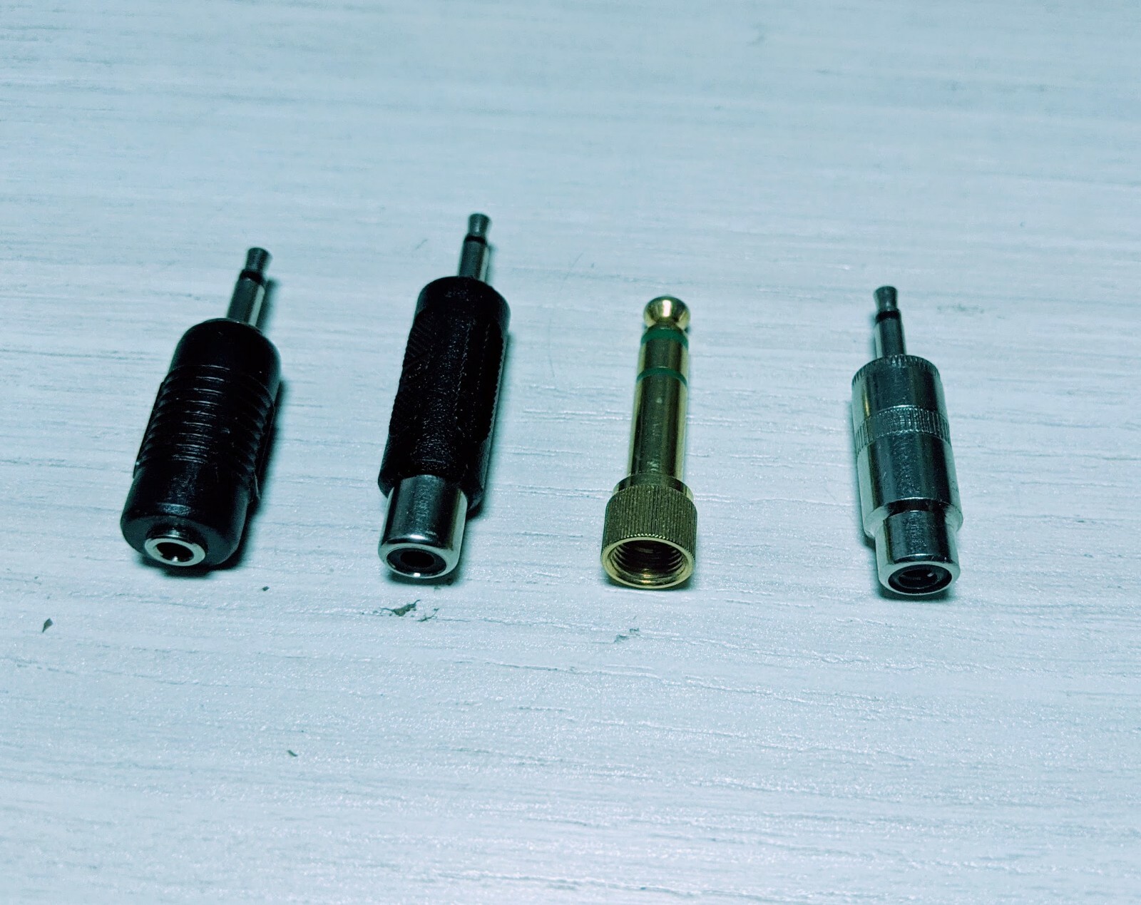 Lot of 4 Various Phone Adapter Plug 1/8″ 1/4″ RCA Jack Headphones threaded Metal