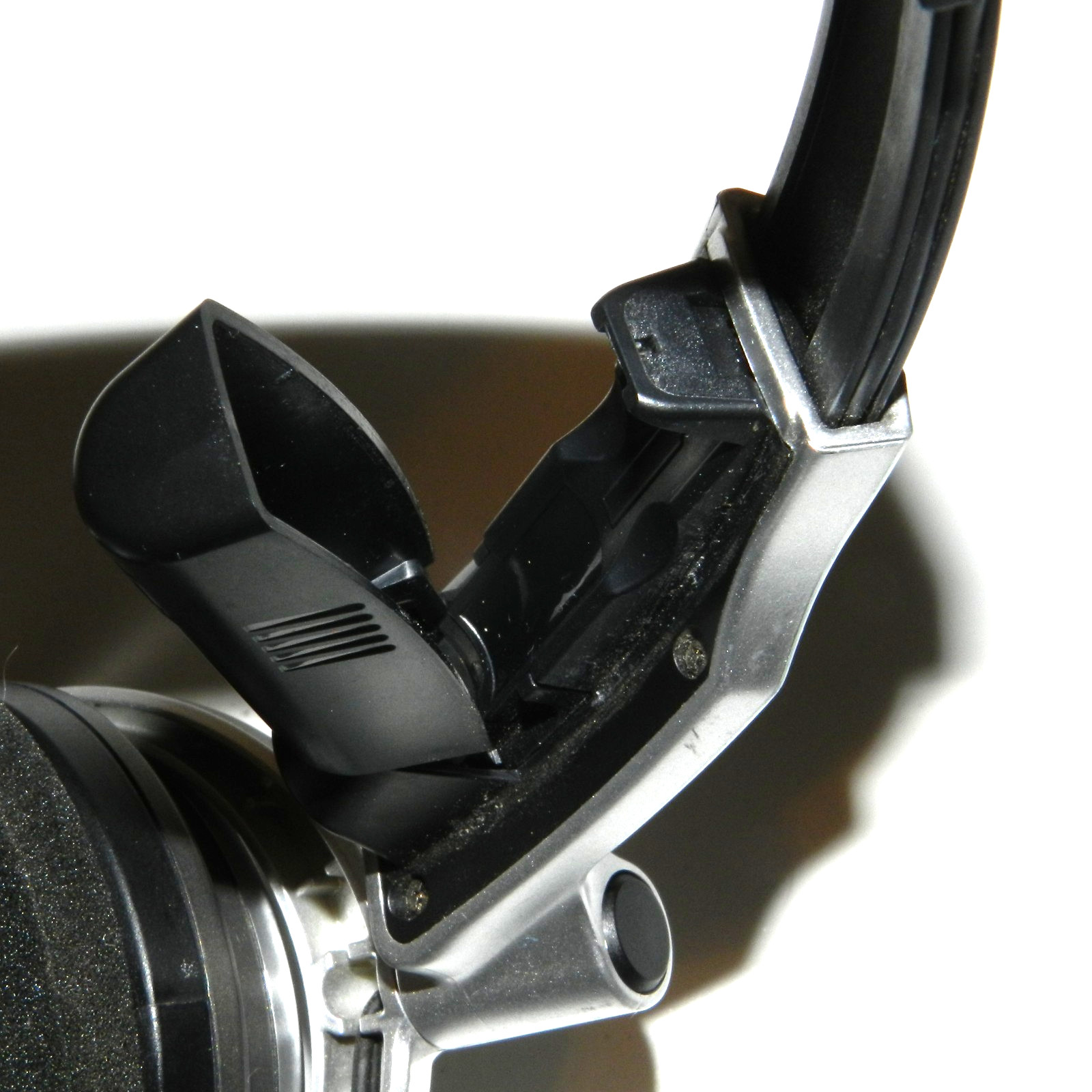 Sony MDR-NC6 Noise Canceling Headphones Wired Over-Ear Tested Working