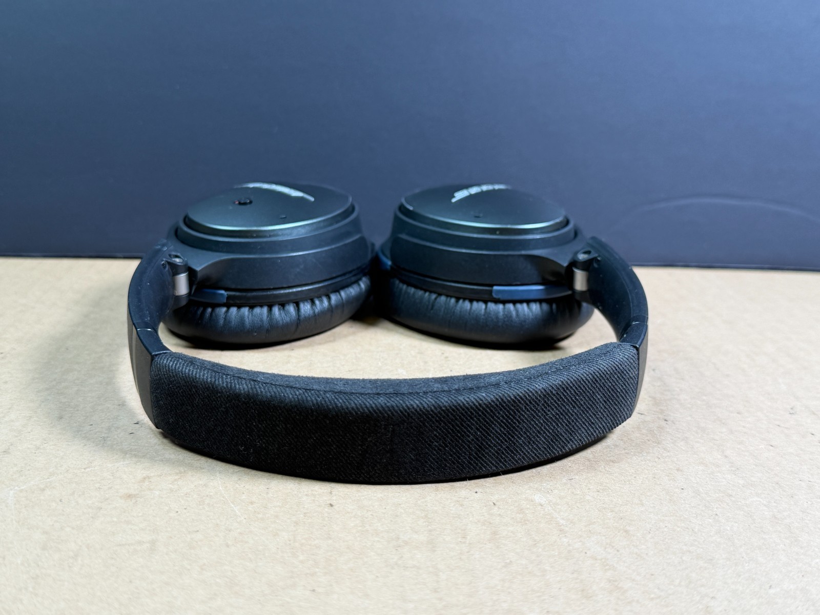 Bose QuietComfort QC25 Wired Noise Cancelling Headphones Need Cushions