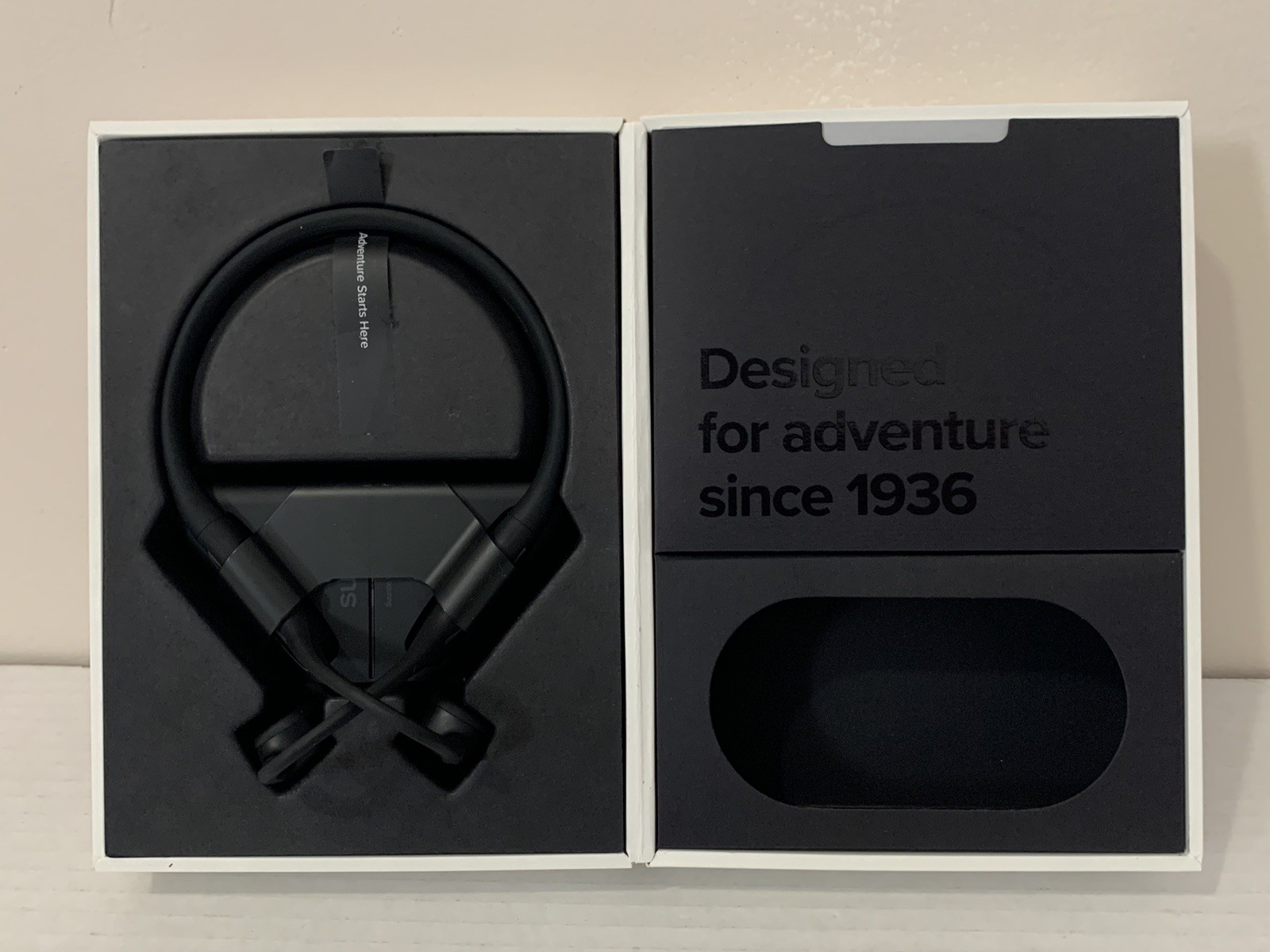 Suunto Wing Open-Ear Headphones Bone Conduction Tech Black Open Box