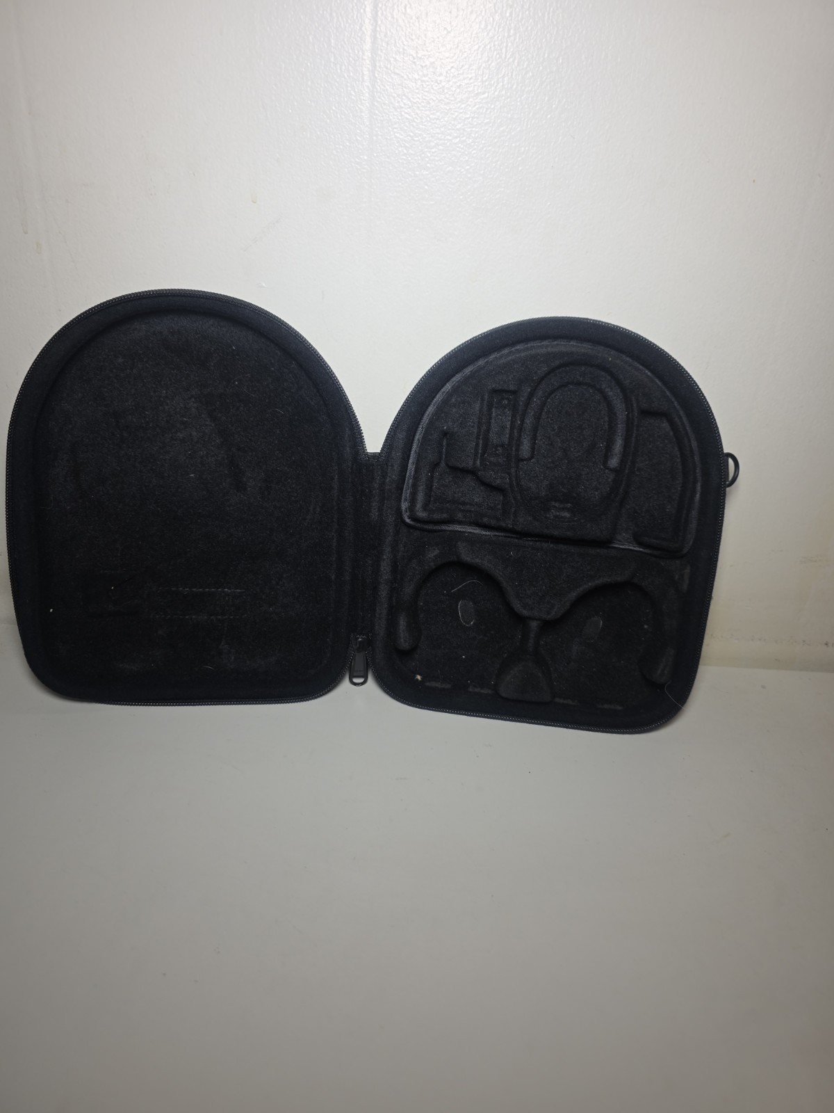 Bose QuietComfort QC2 Acoustic Noise Cancelling Headphone Carrying Hard Case