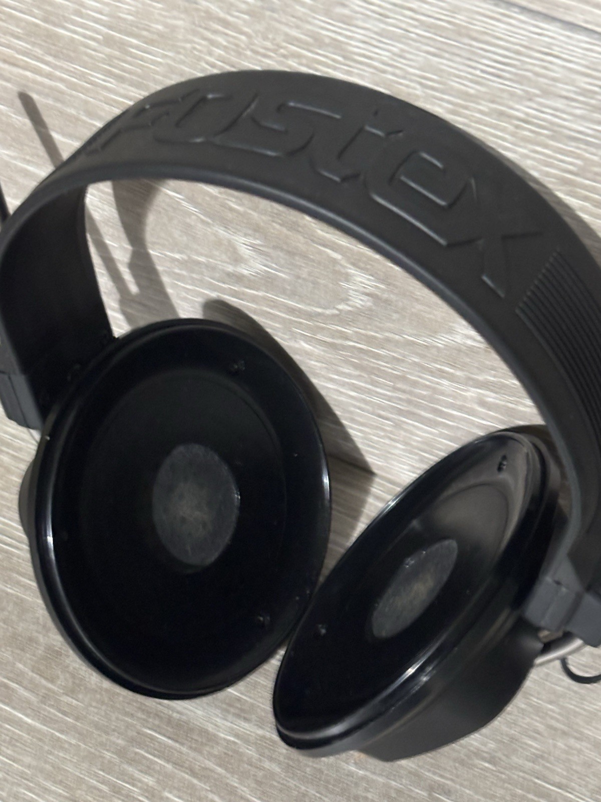 Fostex T20 Professional Studio Headphones WORKING – (NEED EAR-PADS AND WIRE)