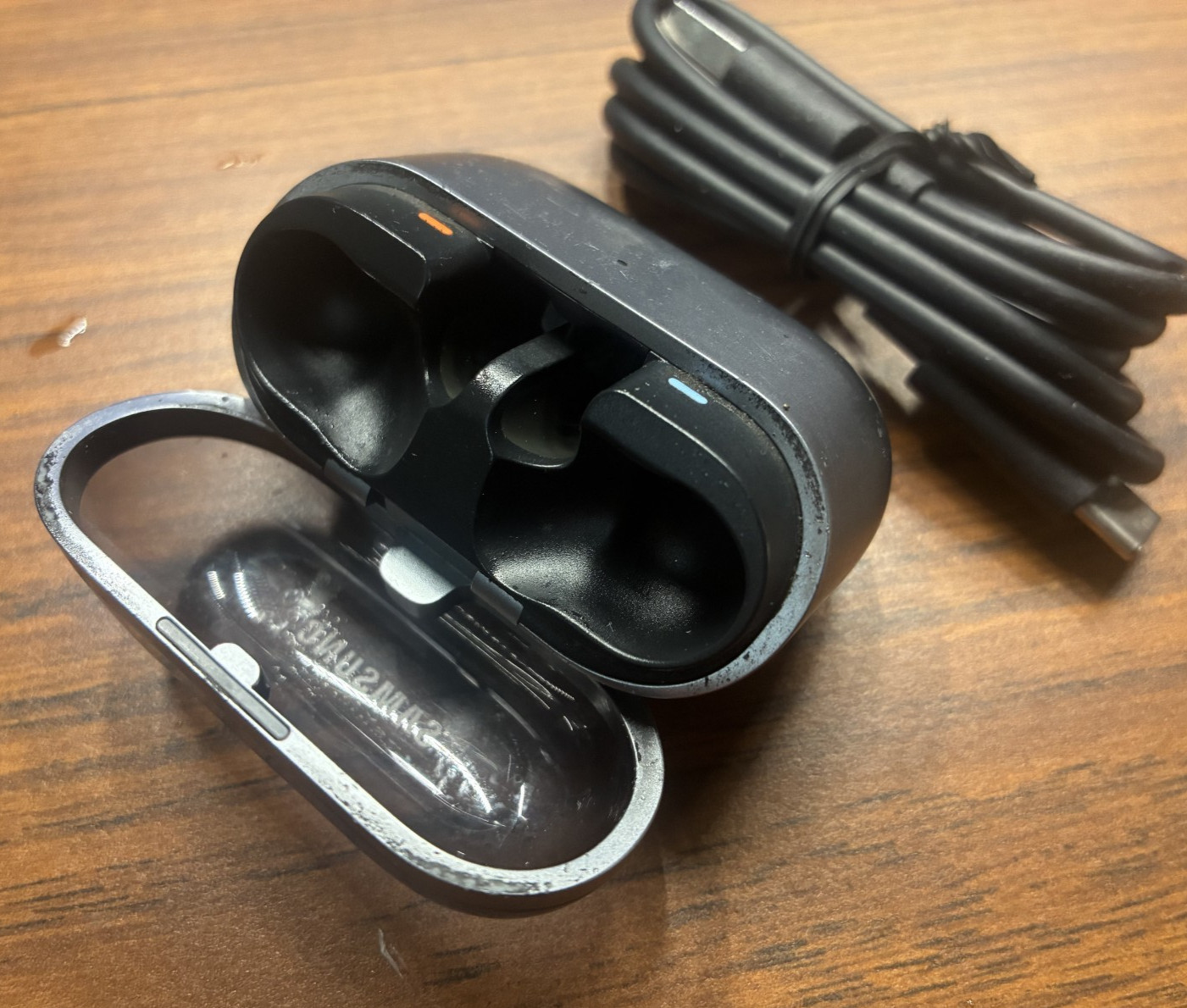 Original Samsung Galaxy Buds 3 Pro SM-R630 CHARGING CASE – FREE CABLE (USED)