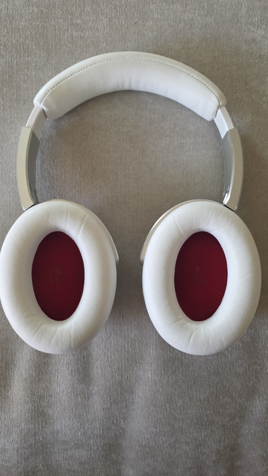 T+A Elektroakustik Solitaire T Closed Back Headphones All White