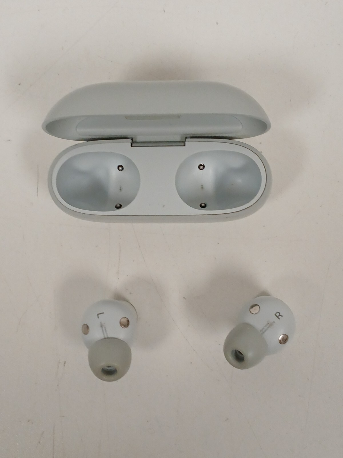 Beats Solo Buds Wireless Earbuds, Gray – NO BOX