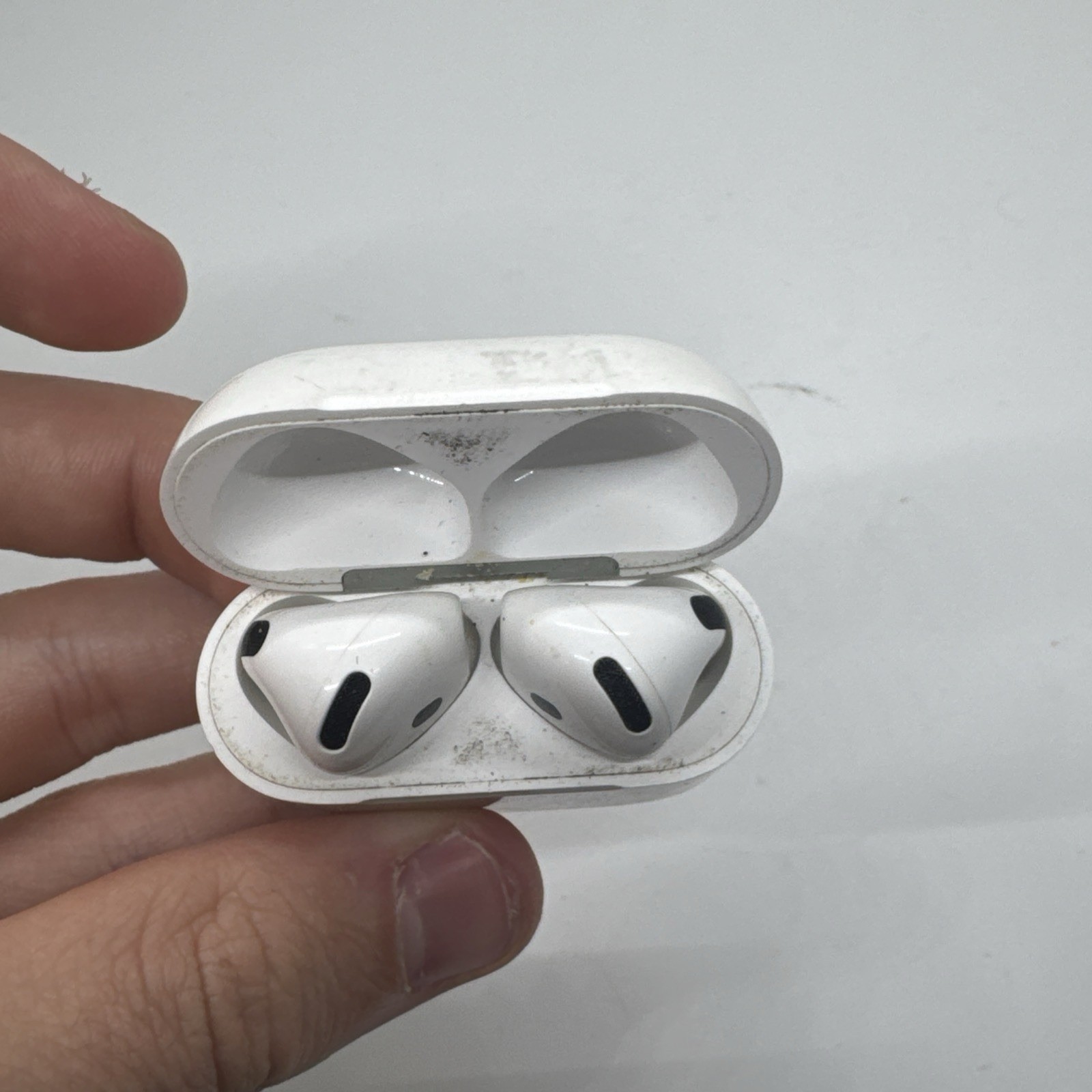 Apple AirPods 4th Gen ANC with MagSafe Charging Case A3056 A3055 A3059 MXP93LL/A
