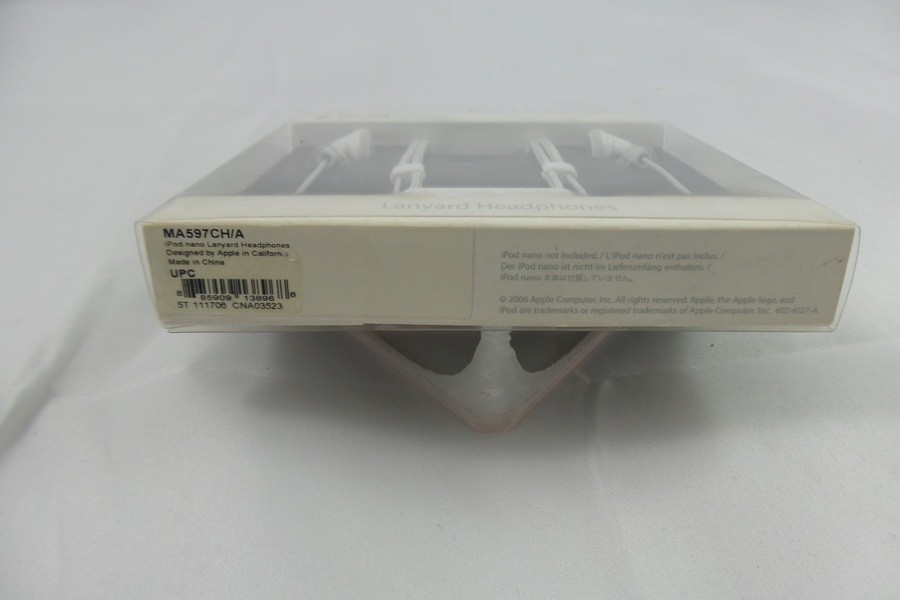 Apple iPod Lanyard Headphones for iPod Nano 2nd Generation – White (MA597G/A)