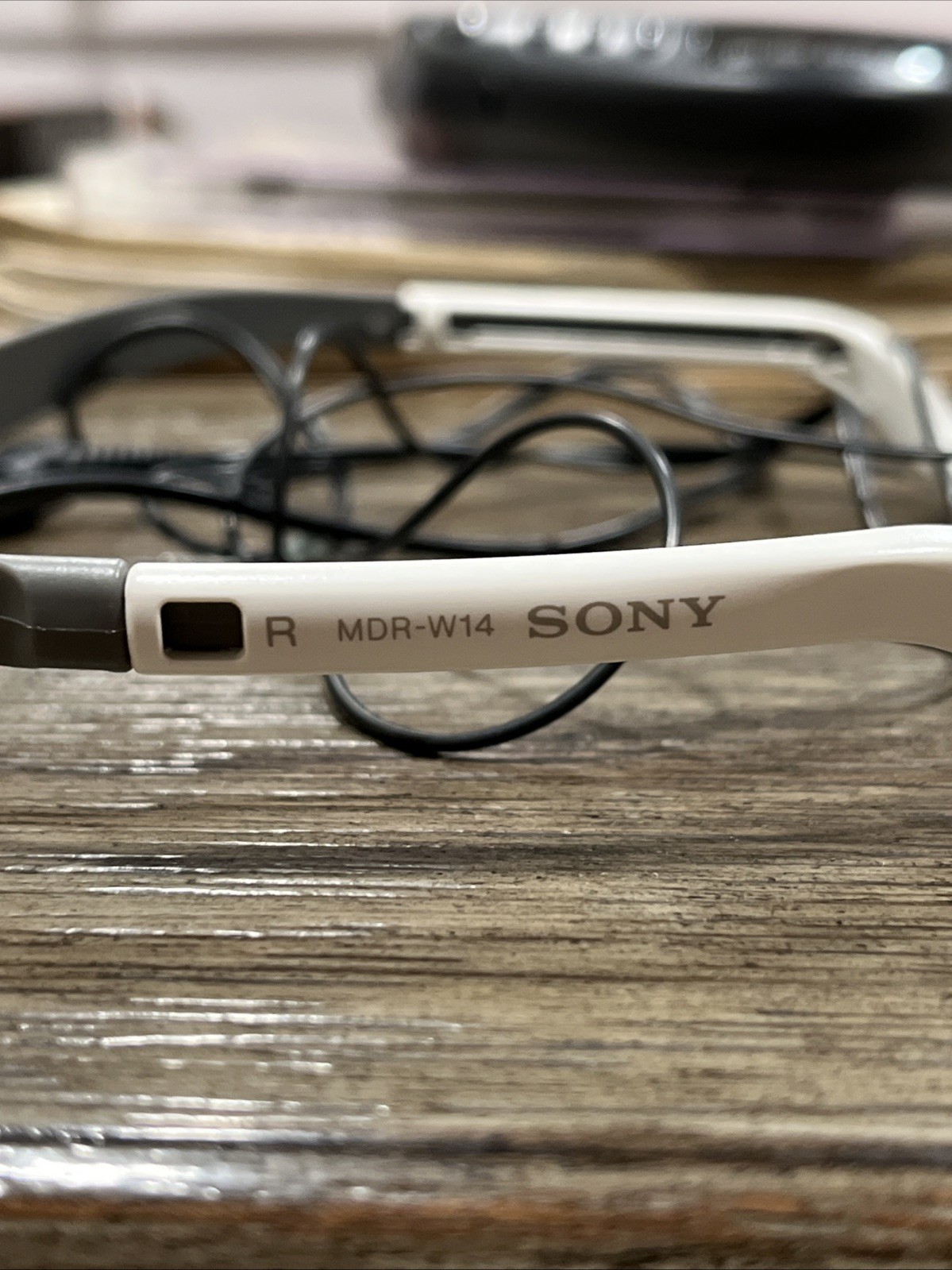 Sony Walkman MDR-W014 Lightweight Headphones w/Headband. Gray/White. VERY GOOD