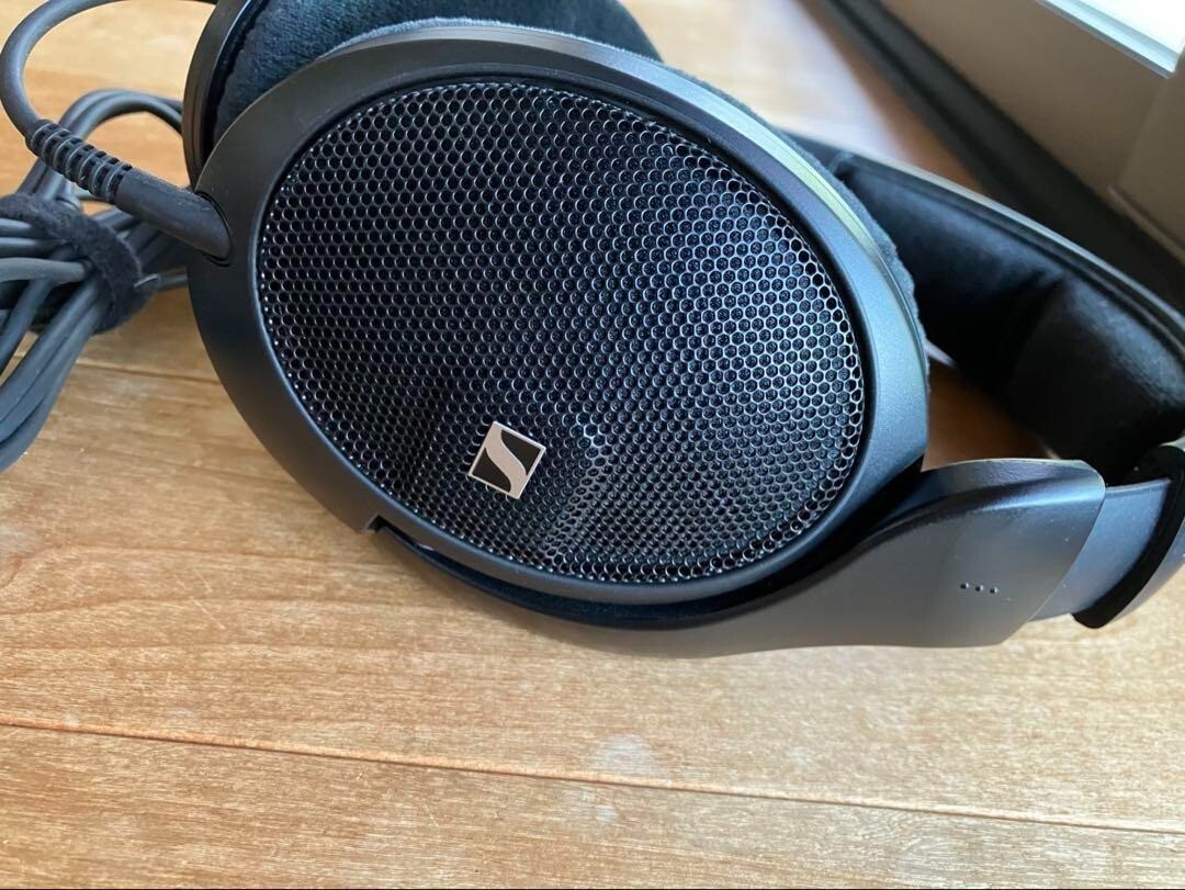 Sennheiser HD 560 S Over-The-Ear Audiophile Headphones Good FS