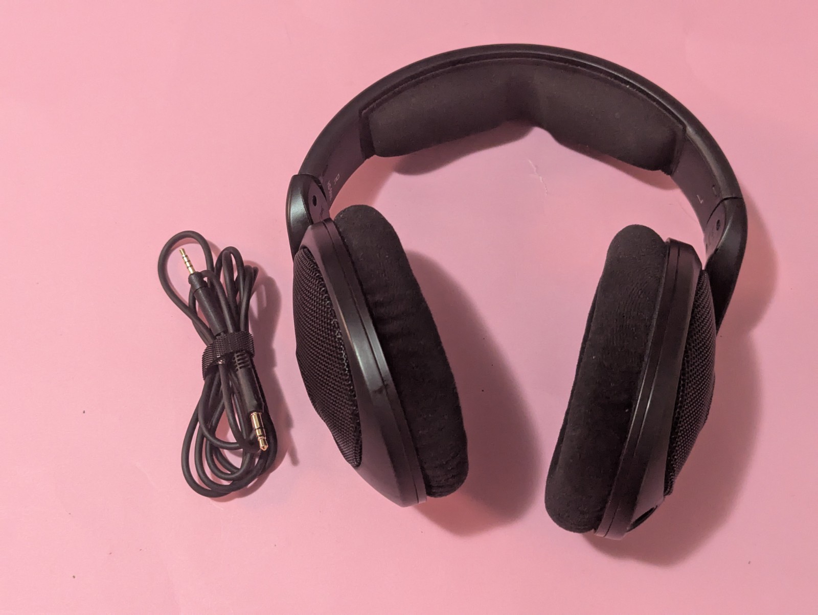 Sennheiser HD 560 S Over-The-Ear Wired Audiophile Headphones Excellent Condition