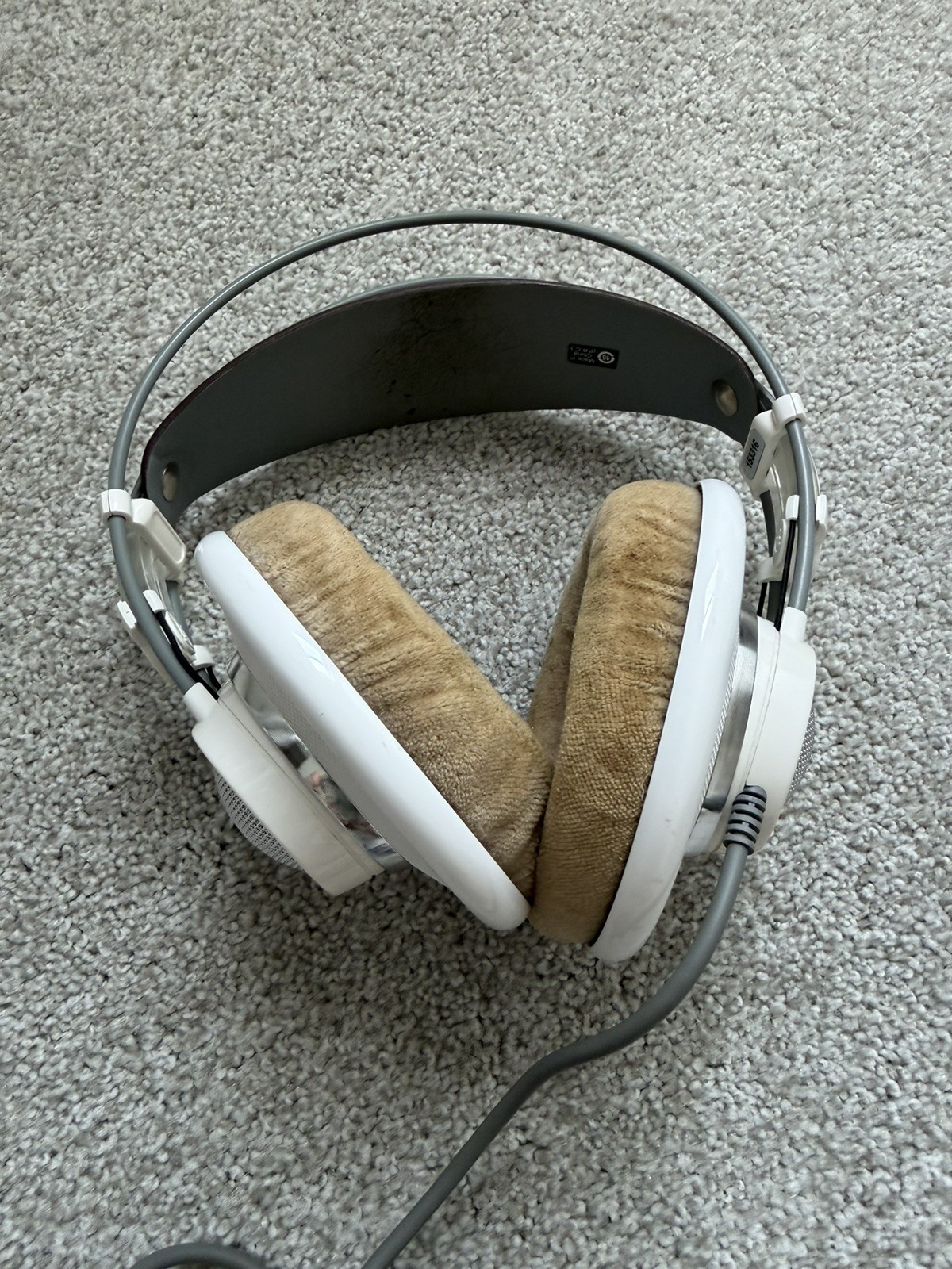 AKG K701 White Studio Open Air Type Headphones Clean and working