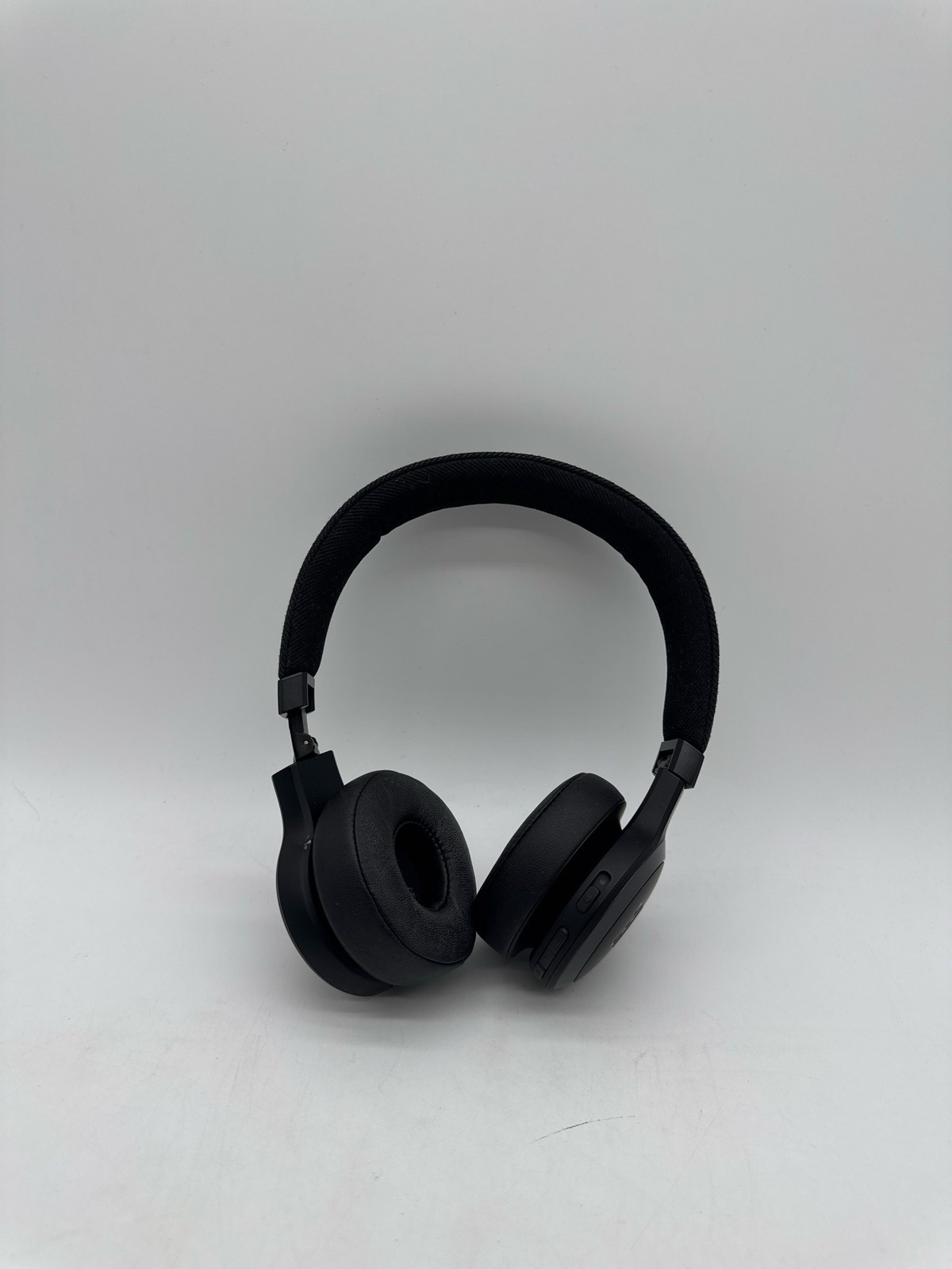 JBL Live 675NC Wireless On-Ear Headphones Noise Cancelling BT 5.3 Black (4)