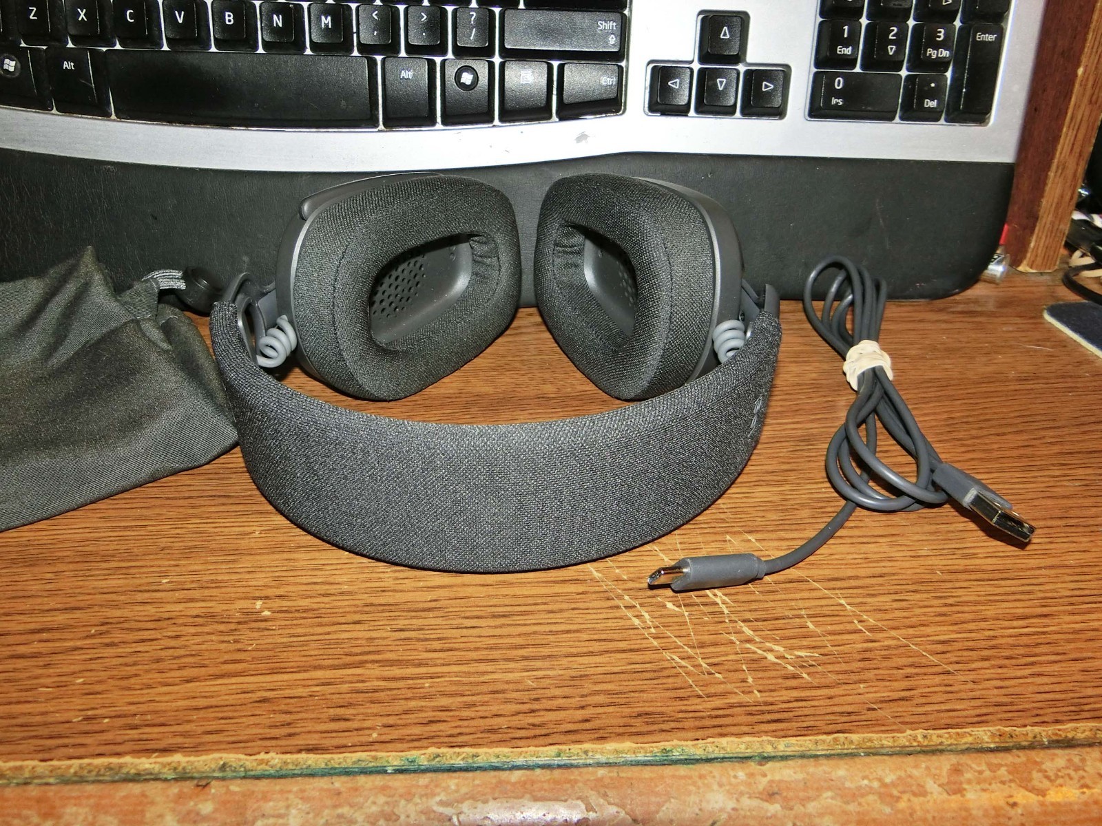 Logitech Zone Vibe 100 Lightweight Wireless Bluetooth Over Ear Headphones