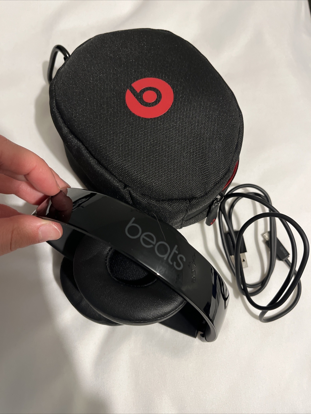 Beats by Dr. Dre Solo3 Over the Ear Headphone – Gloss Black