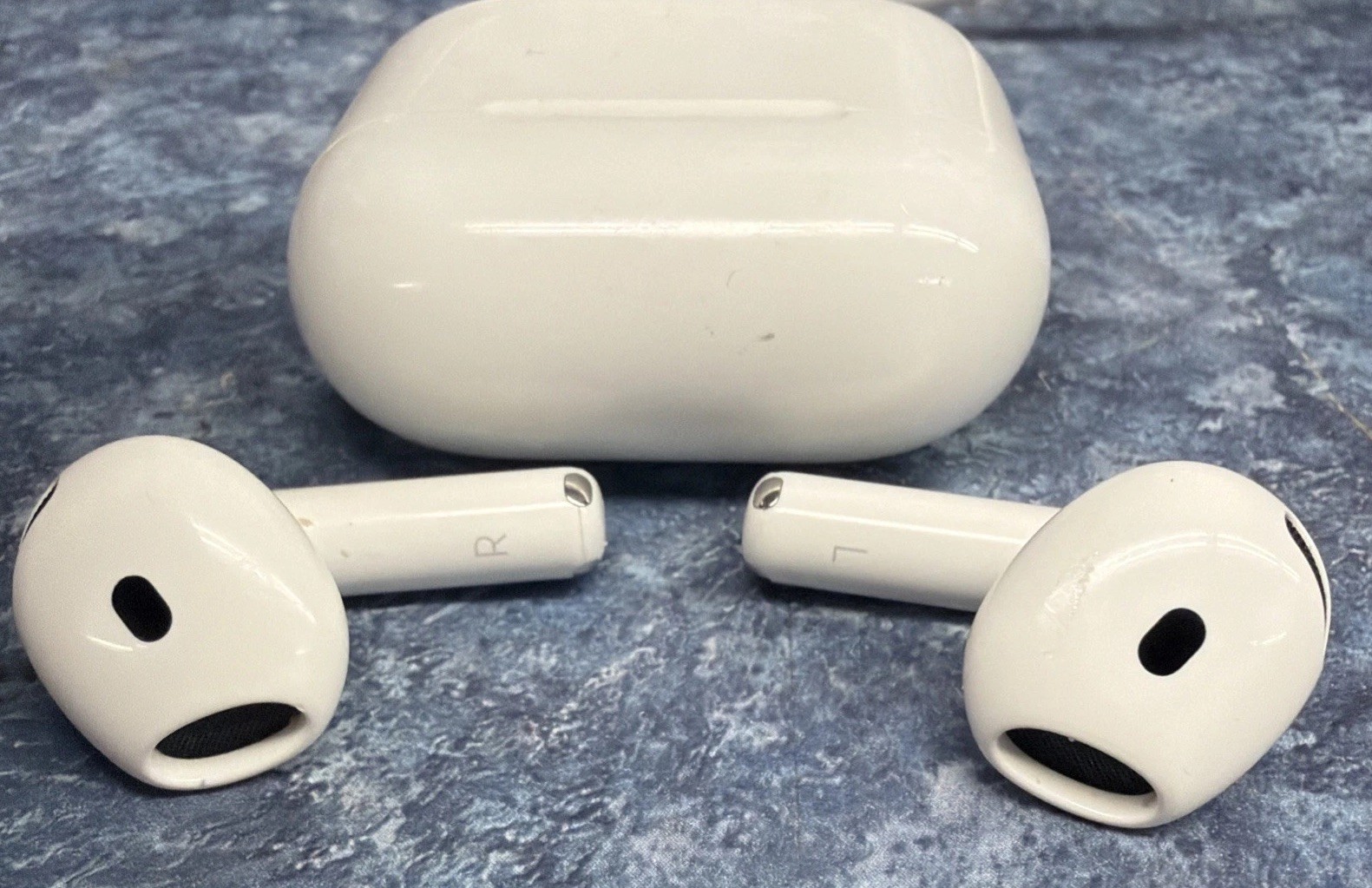 Apple AirPods 4 White with ANC In Ear Headphones MXP93LL/A