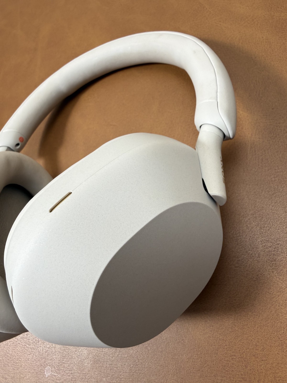 Sony WH-1000XM5 Noise-Canceling Wireless Over-Ear Headphones (Silver) Excellent