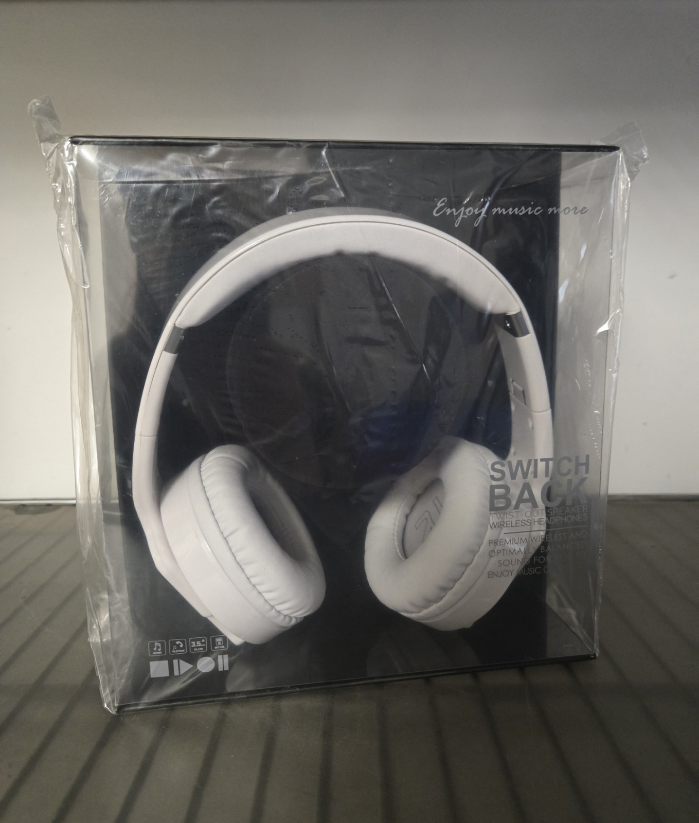 Switch Back Twist-Out Speaker Wireless Headphones White