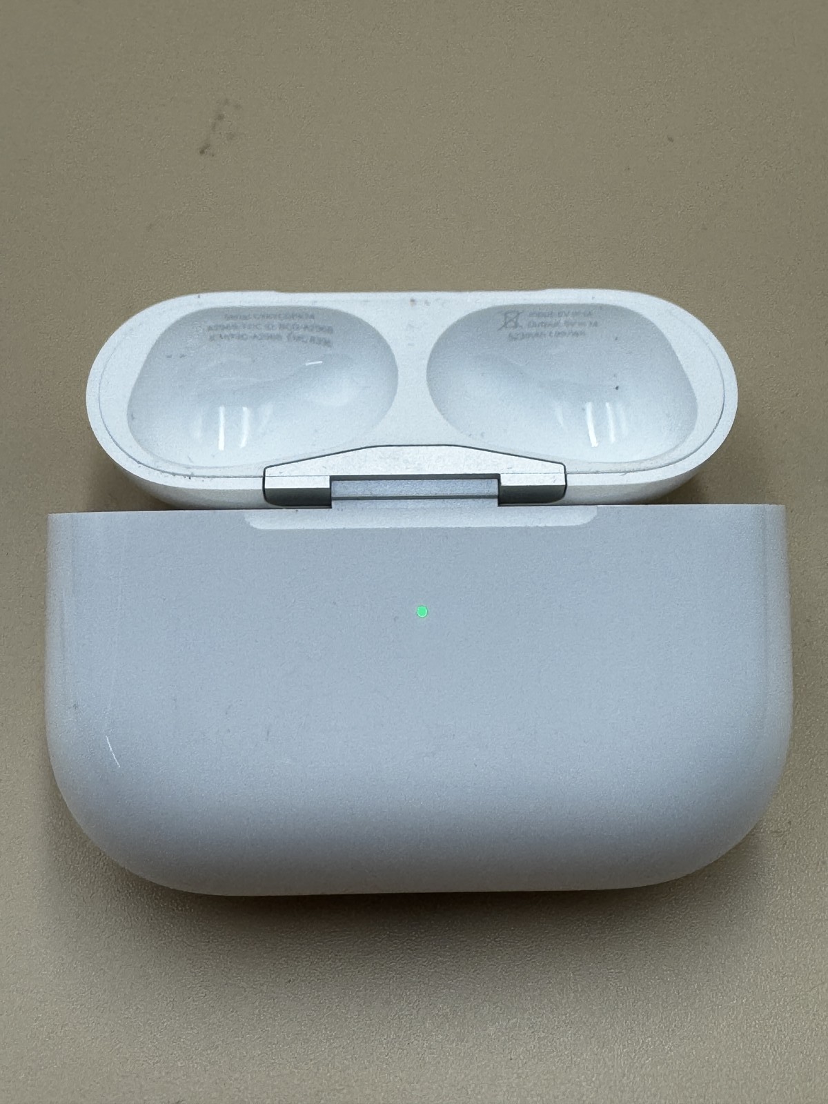 Apple AirPods Pro (2nd gen) (2023) White (with USB-C Case) MTJV3LL/A PC1712036