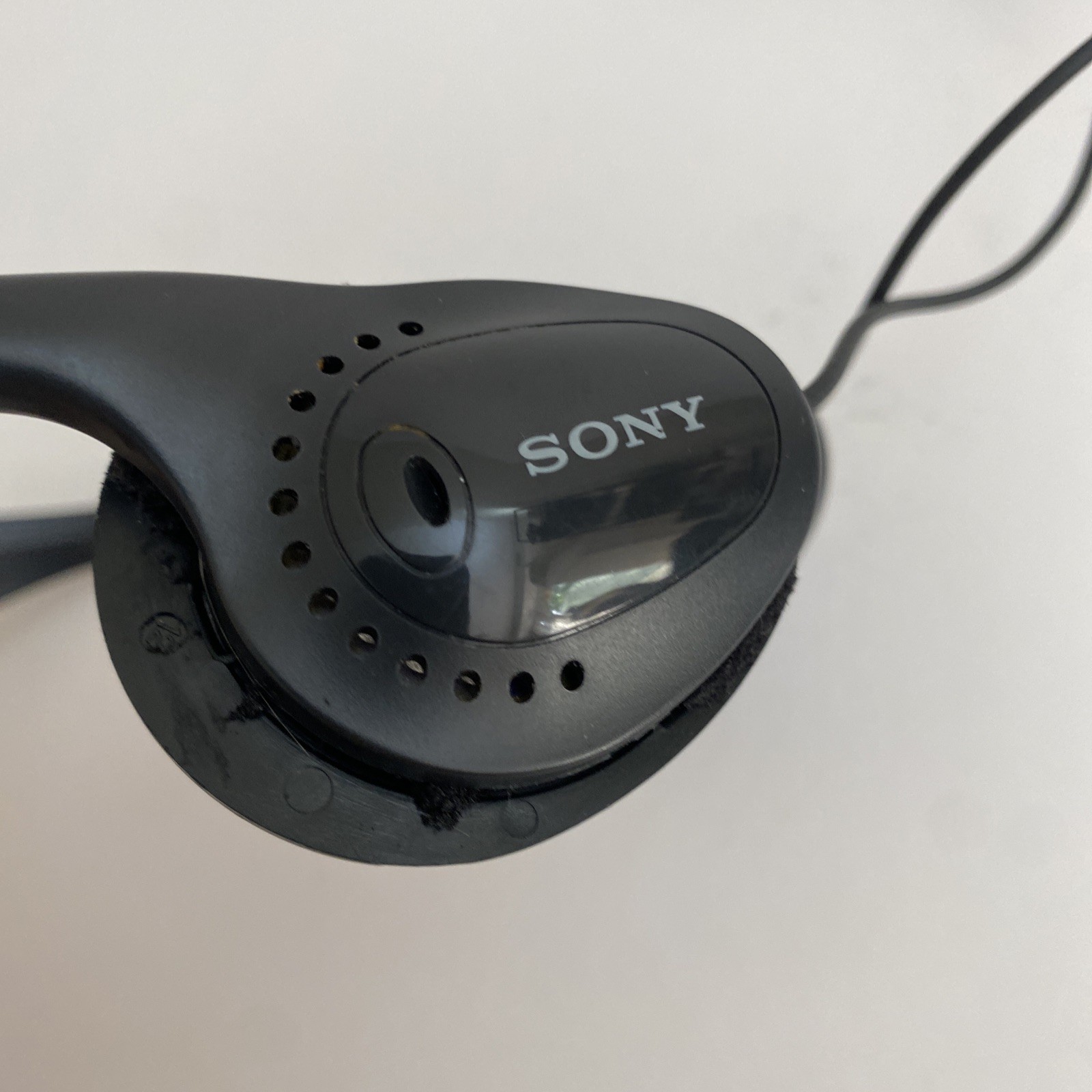 Vintage Sony Walkman MDR-24 Wired Headphones Tested – Needs Pads