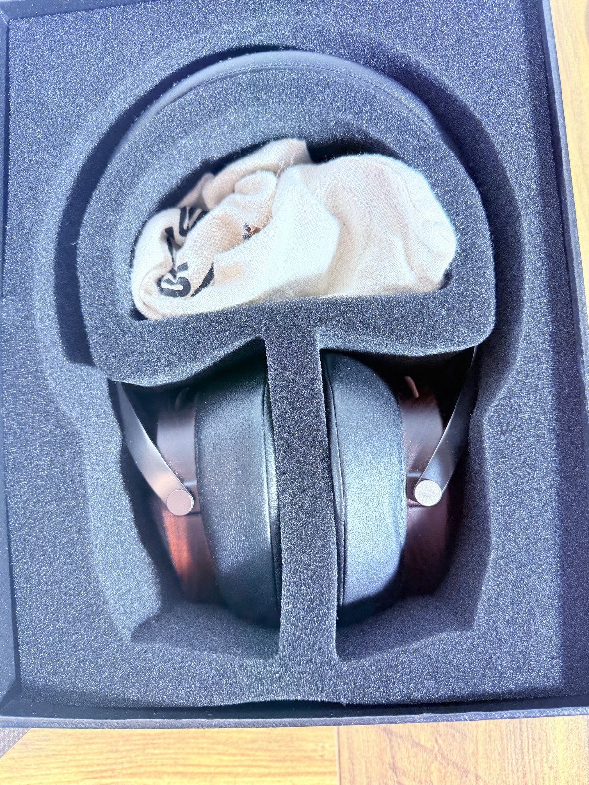 SIVGA SV021 Robin Wooden Closed Back Wired Over-Ear Headphones Black