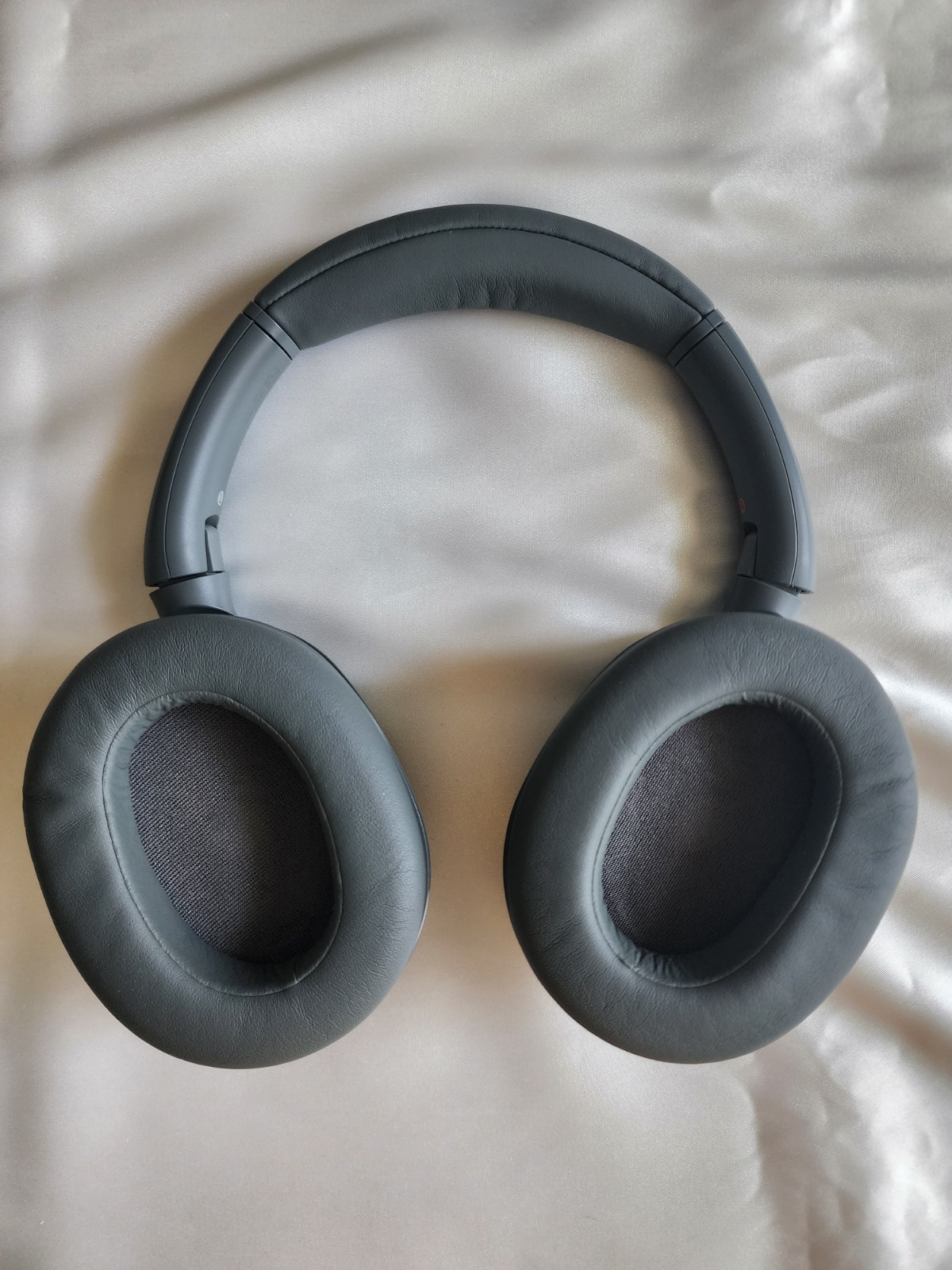 Sony ULT WEAR 900N Wireless Noise Canceling Bluetooth Headphones Forest Gray