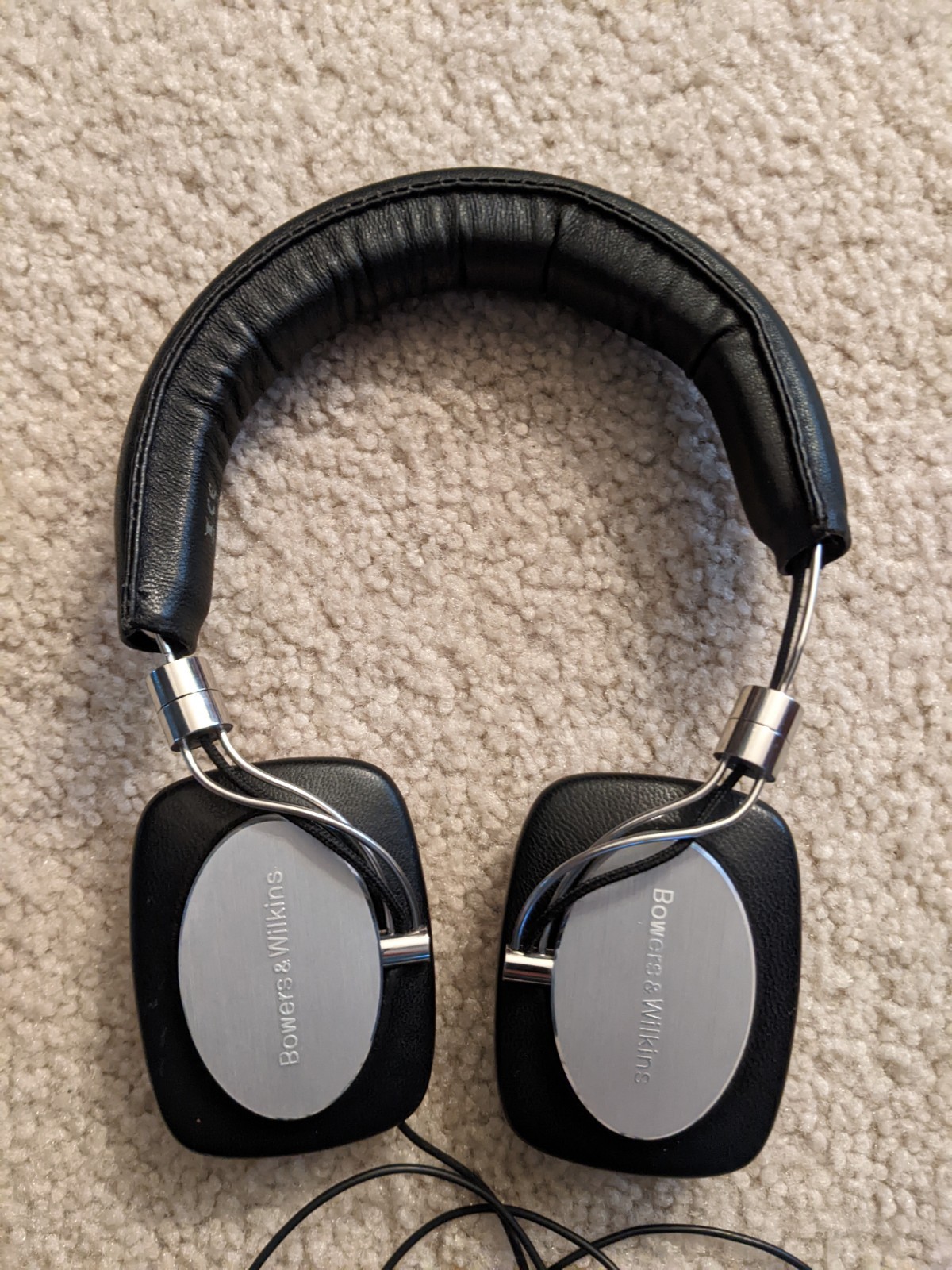 Bowers & Wilkins P5 Wired Headphones: Black And Silver. Pre-owned. Tested, Works