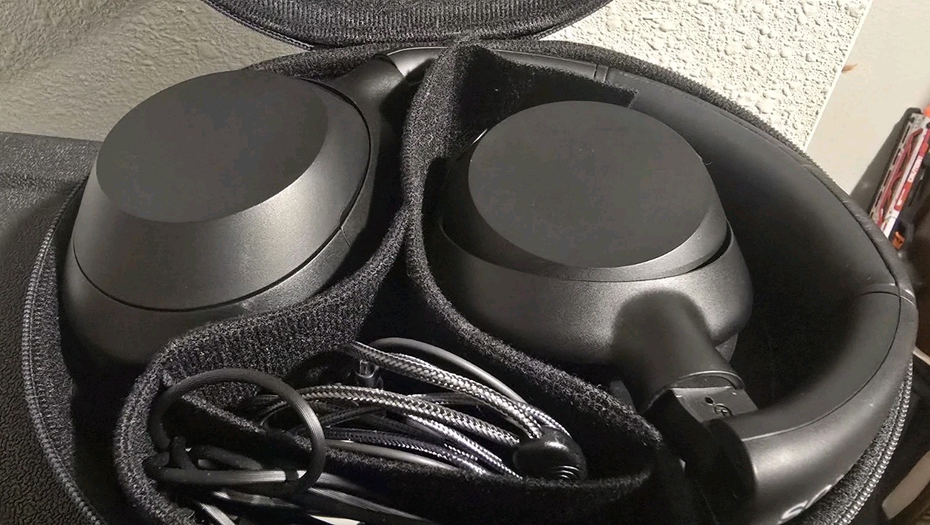 Sony ULT WEAR 900N Wireless Noise Canceling Bluetooth Headphones Black WH-ULT900
