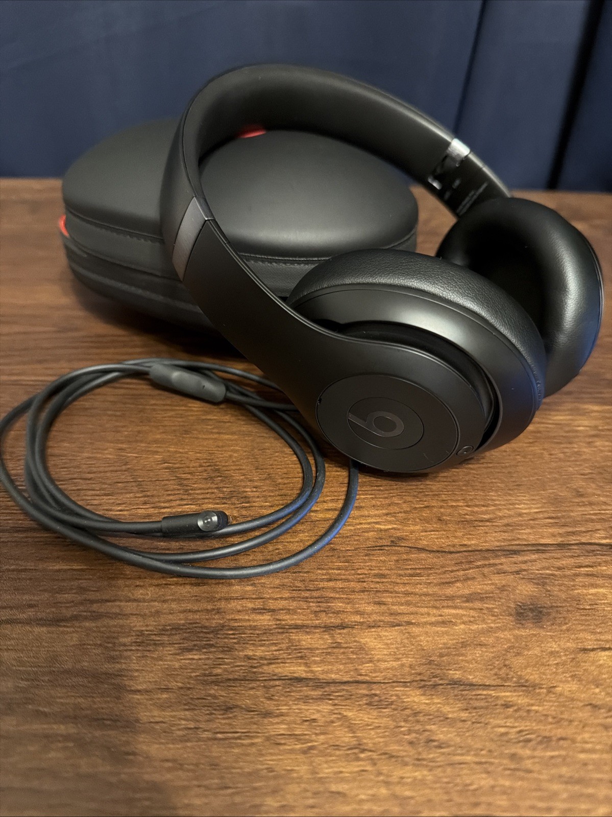 Black Beats Studio Pro (2023) w/ studio3 hard case (2017) & studio3 3.5mm cable