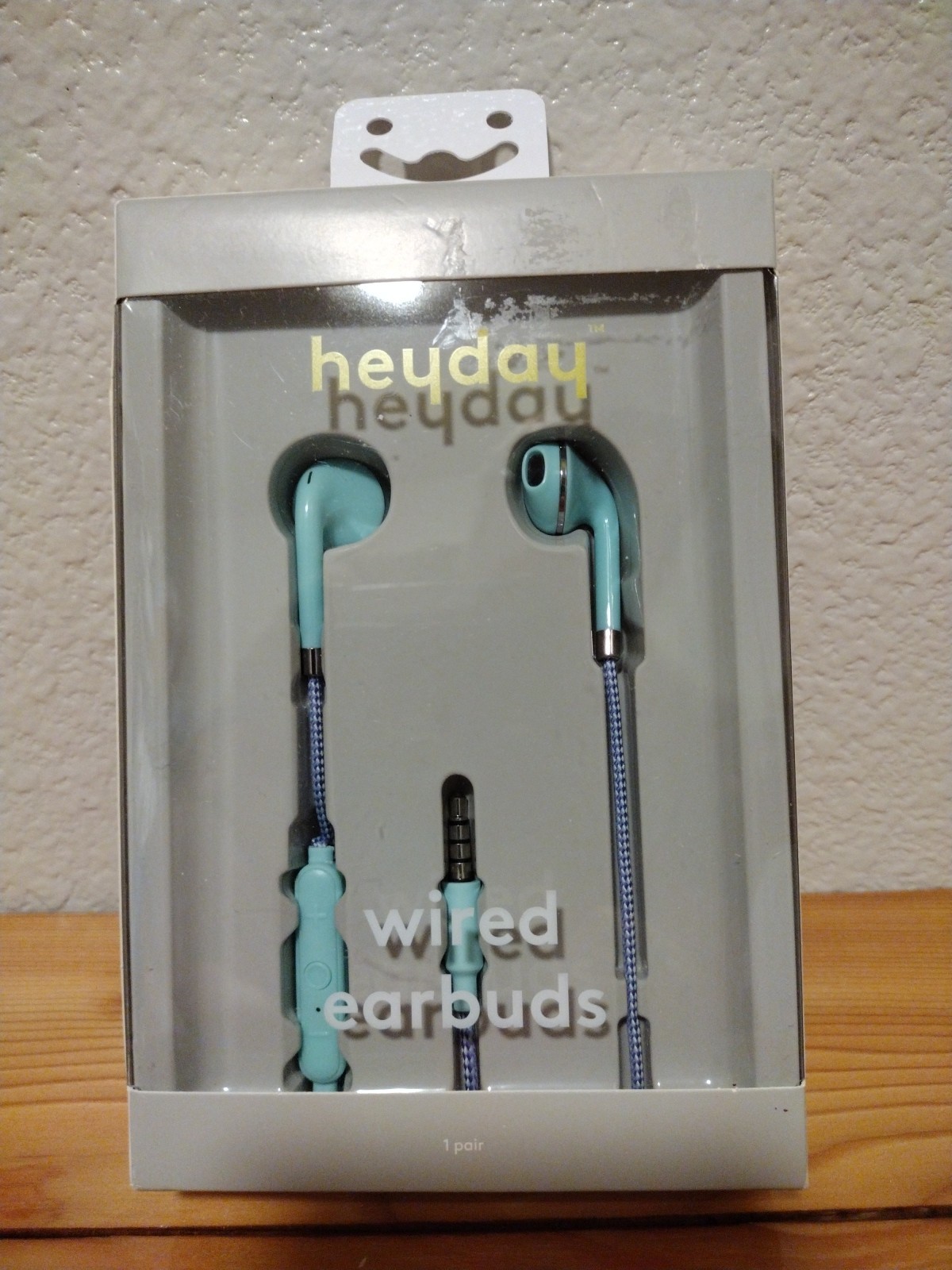 Heyday Wired Earbuds w/ Microphone 3.5mm Aux Jack Headphones Spring Teal (NEW)