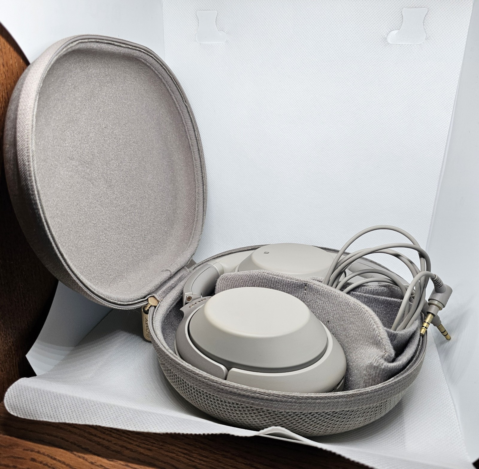 Genuine Sony WH-1000XM3 Wireless Noise-Cancelling Over-the-Ear Headphones Beige