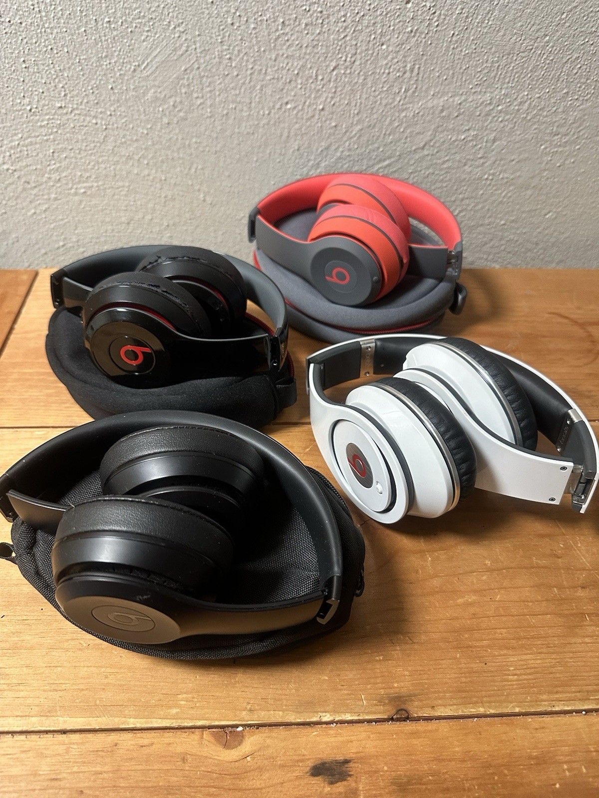 Lot Of 4 Beats Headphones Por Parts Or Not Working