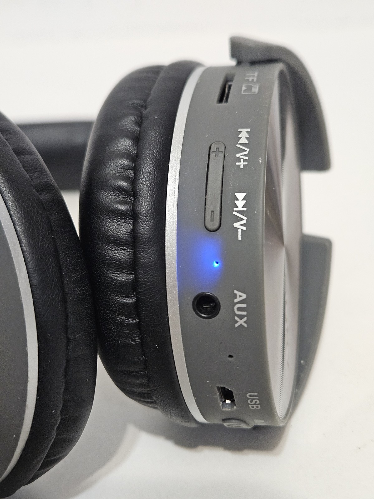 Sony Extra Bass Wireless Bluetooth Headphones Gray Silver MDR Tested Working