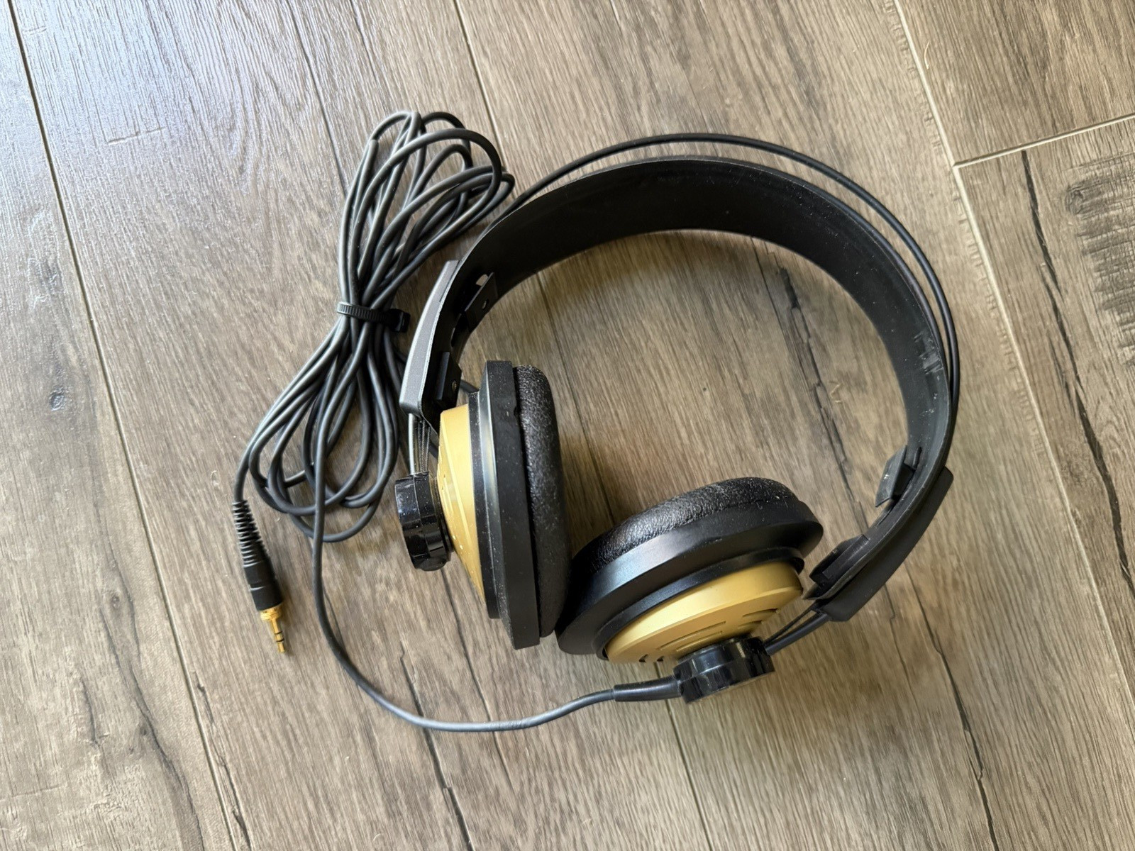 AKG Monitor K141 Headphones Made in Austria (Tested Work Great)