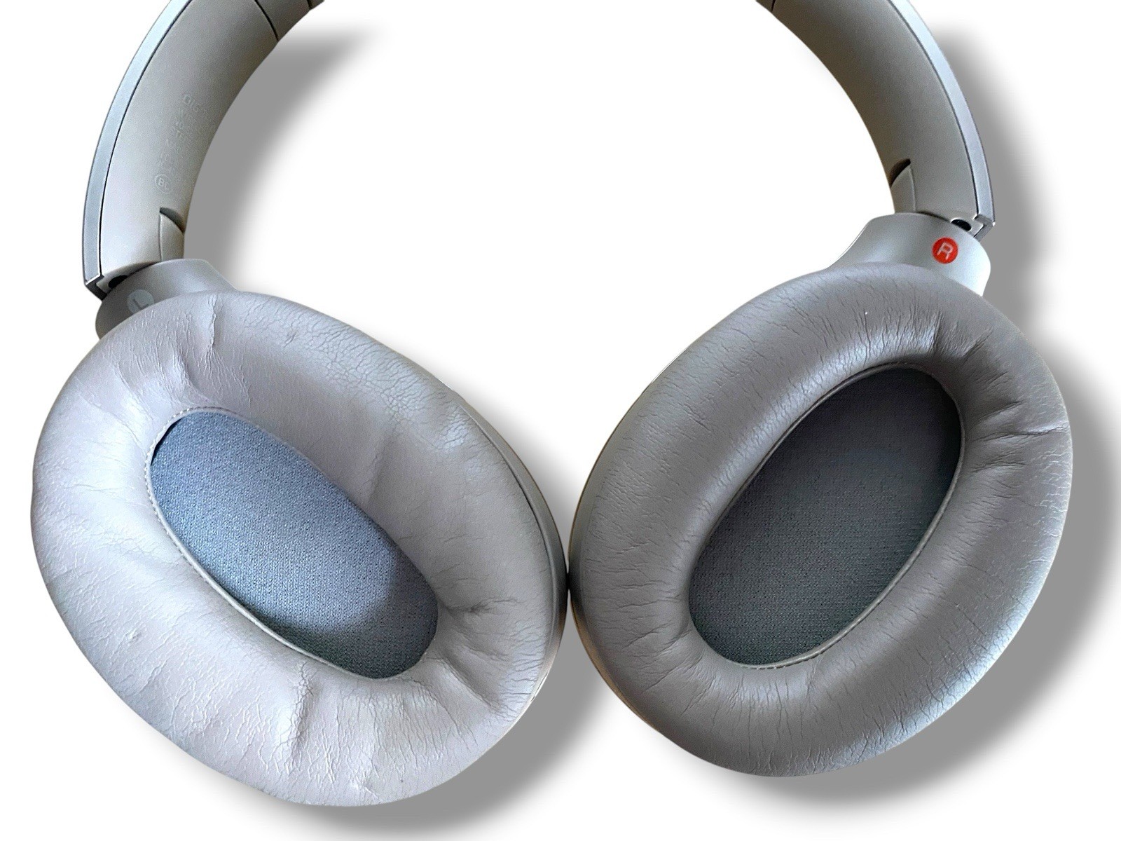Sony WH-1000XM2 Over-ear Wireless Noise-Canceling Headphones Champagne Gold