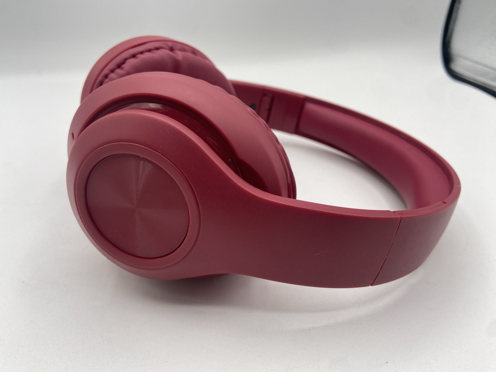 Brookstone BSBTH325 Red Bluetooth Wireless Over-Ear Headphones Tested Maroon