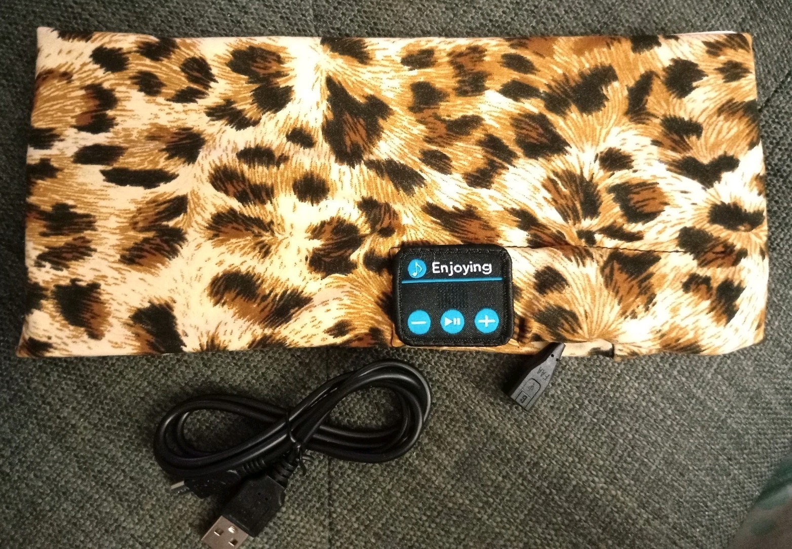 Musicozy Wireless Sports Headwear For Your Music And Calls, Leopard Print