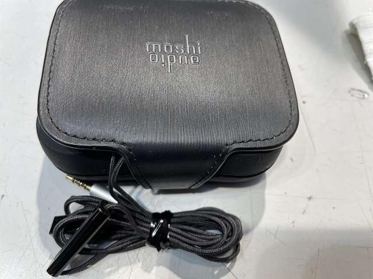 MOSHI AUDIO Clarus Earphones with Dual Dynamic Drivers