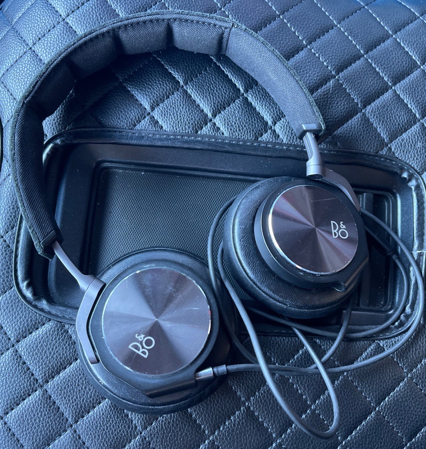 B&O-Bang & Olufsen-BeoPlay Wired-Over Ear Headphones – Black-Leather