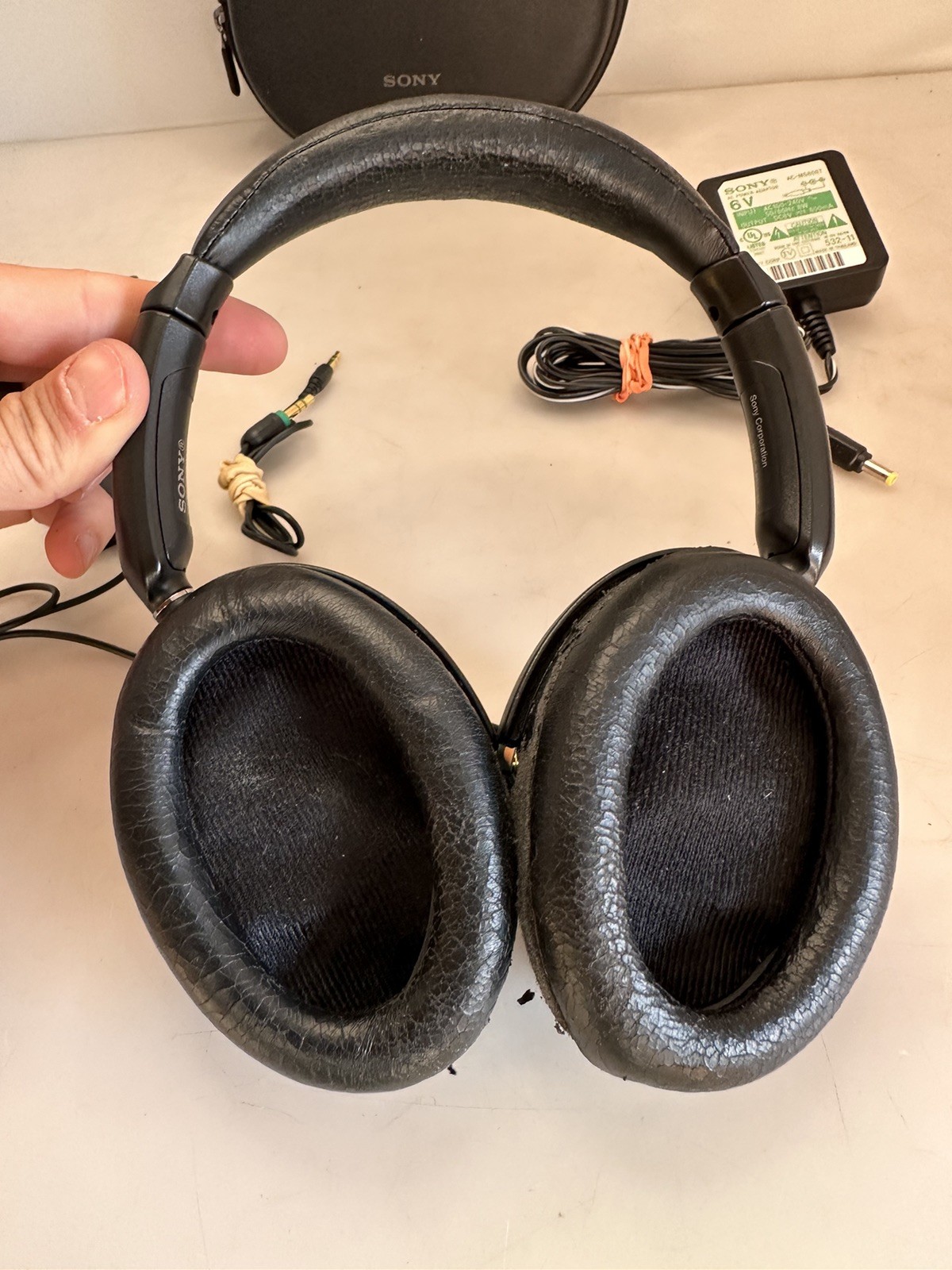 Sony MDR-NC500D Black Digital Noise-Cancelling Headphones with Case UNTESTED