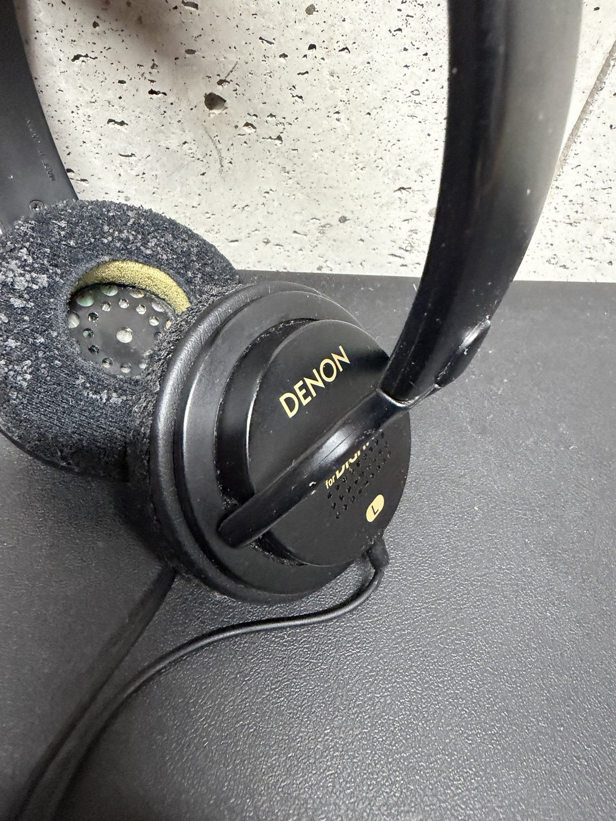 Vintage Denon AH-D210 Digital Stereo Headphones – wired – Tested Working RARE