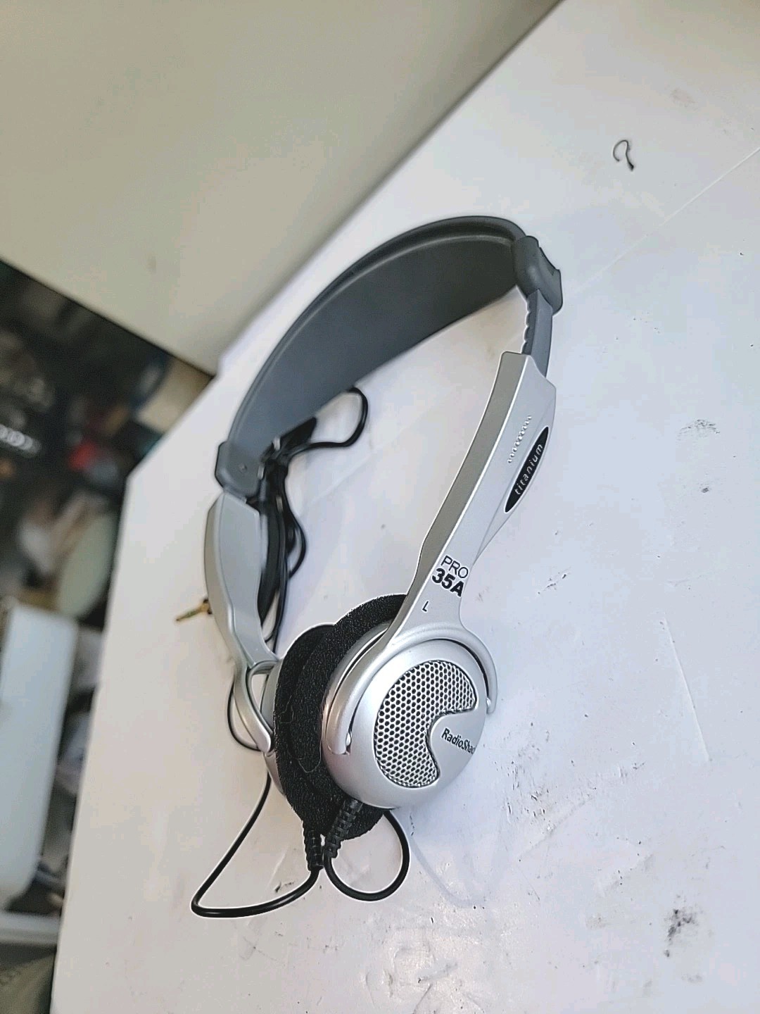 Radio Shack Pro 35A Titanium Stereo Headphones Black Gray Silver Tested EUC