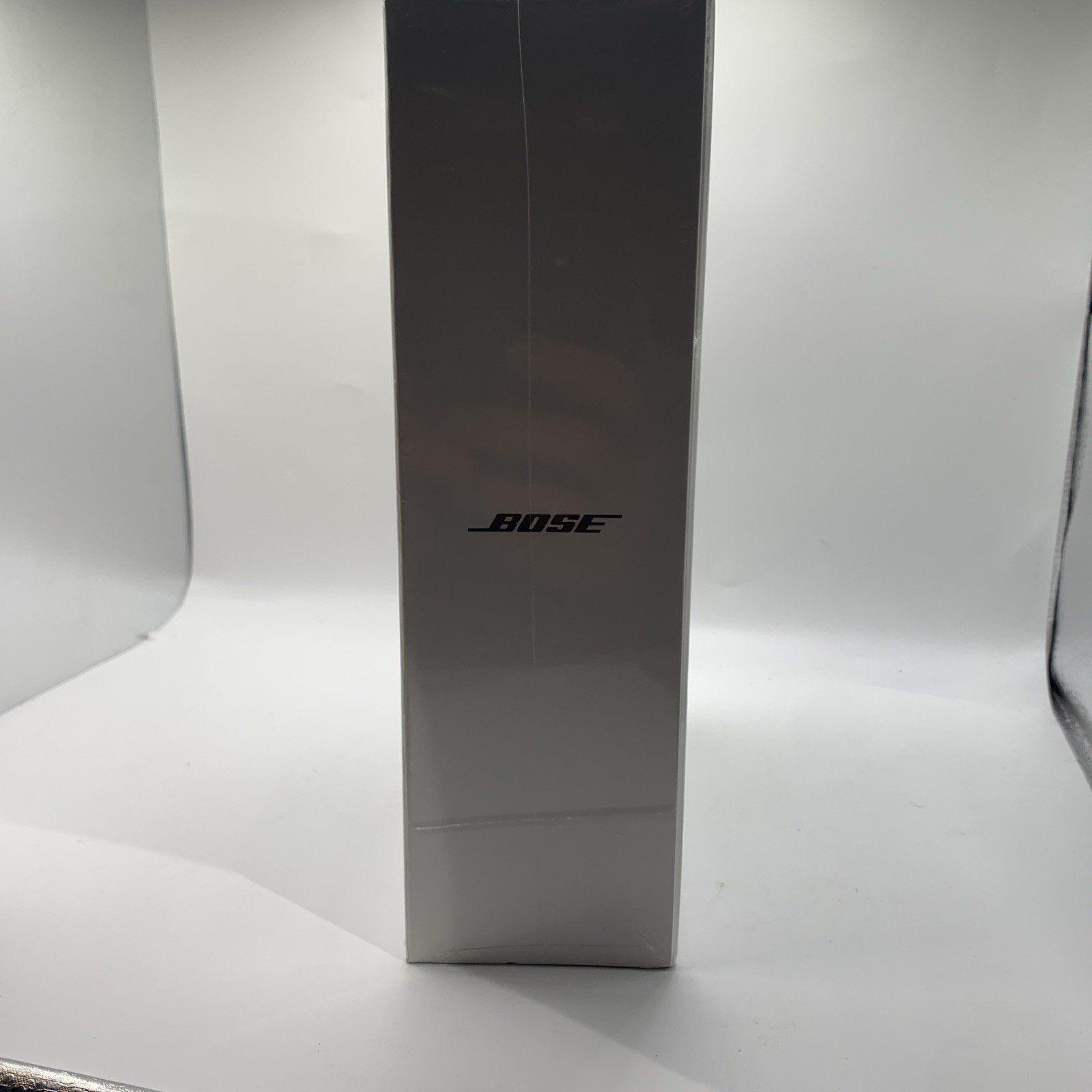 Bose QuietComfort 35 Over the Ear Wireless Headphones – Black brand new sealed