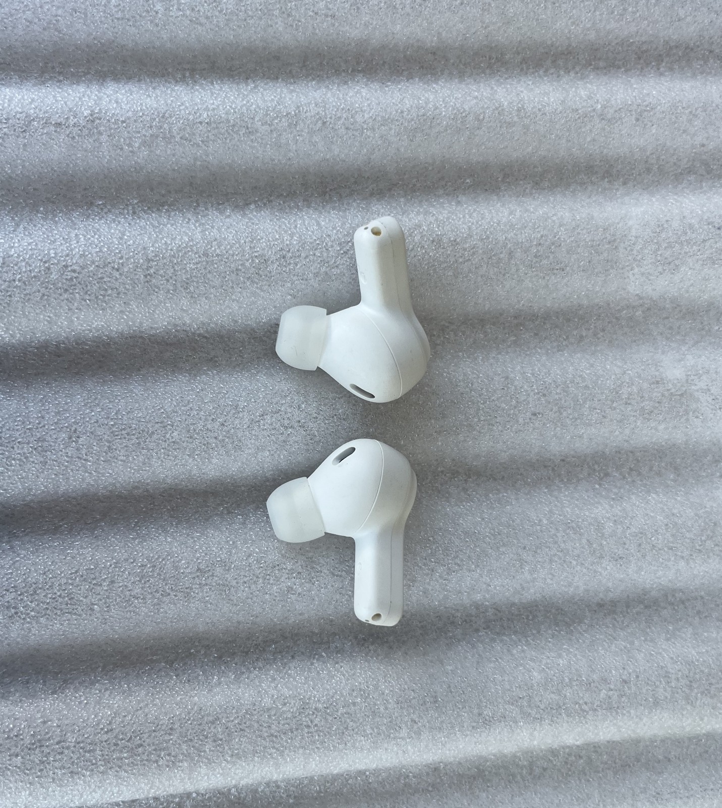 JBL VIBE BEAM TWS -A Pair of earbud Only-NO CHARGE CASE-white
